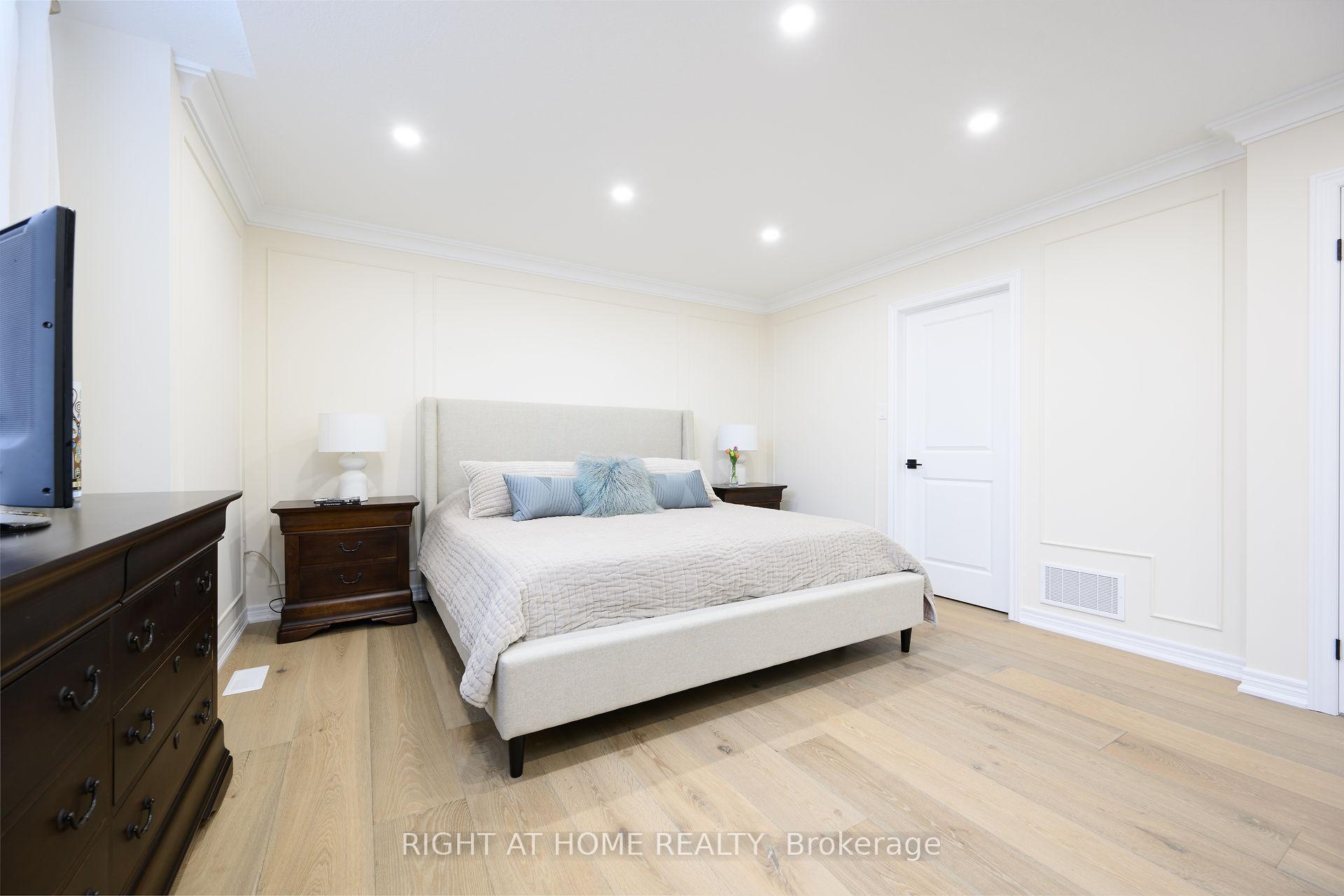 Photo 23 of Unit 9, 270 Main Street W, Grimsby, Grimsby West — HOMEH