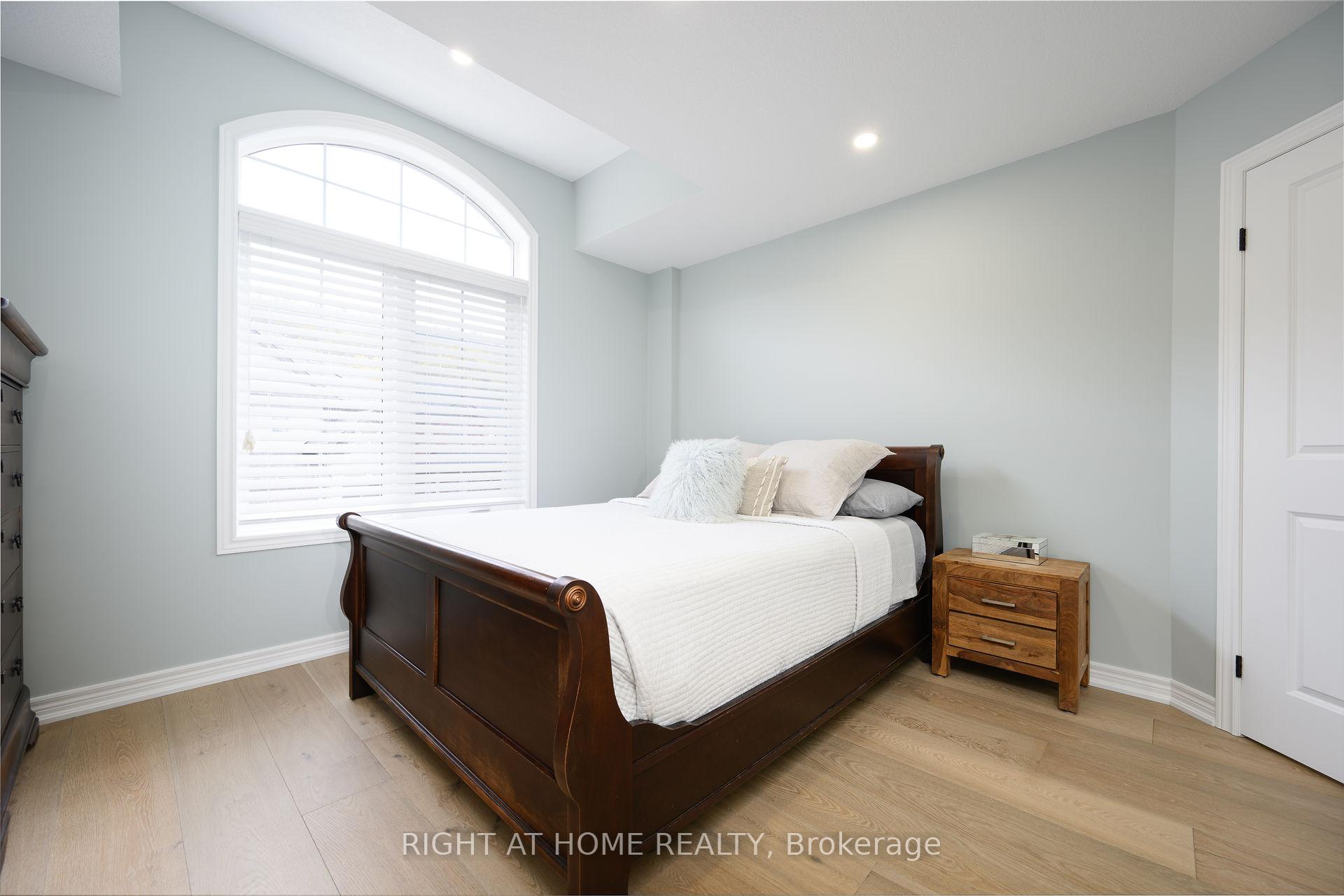 Photo 28 of Unit 9, 270 Main Street W, Grimsby, Grimsby West — HOMEH