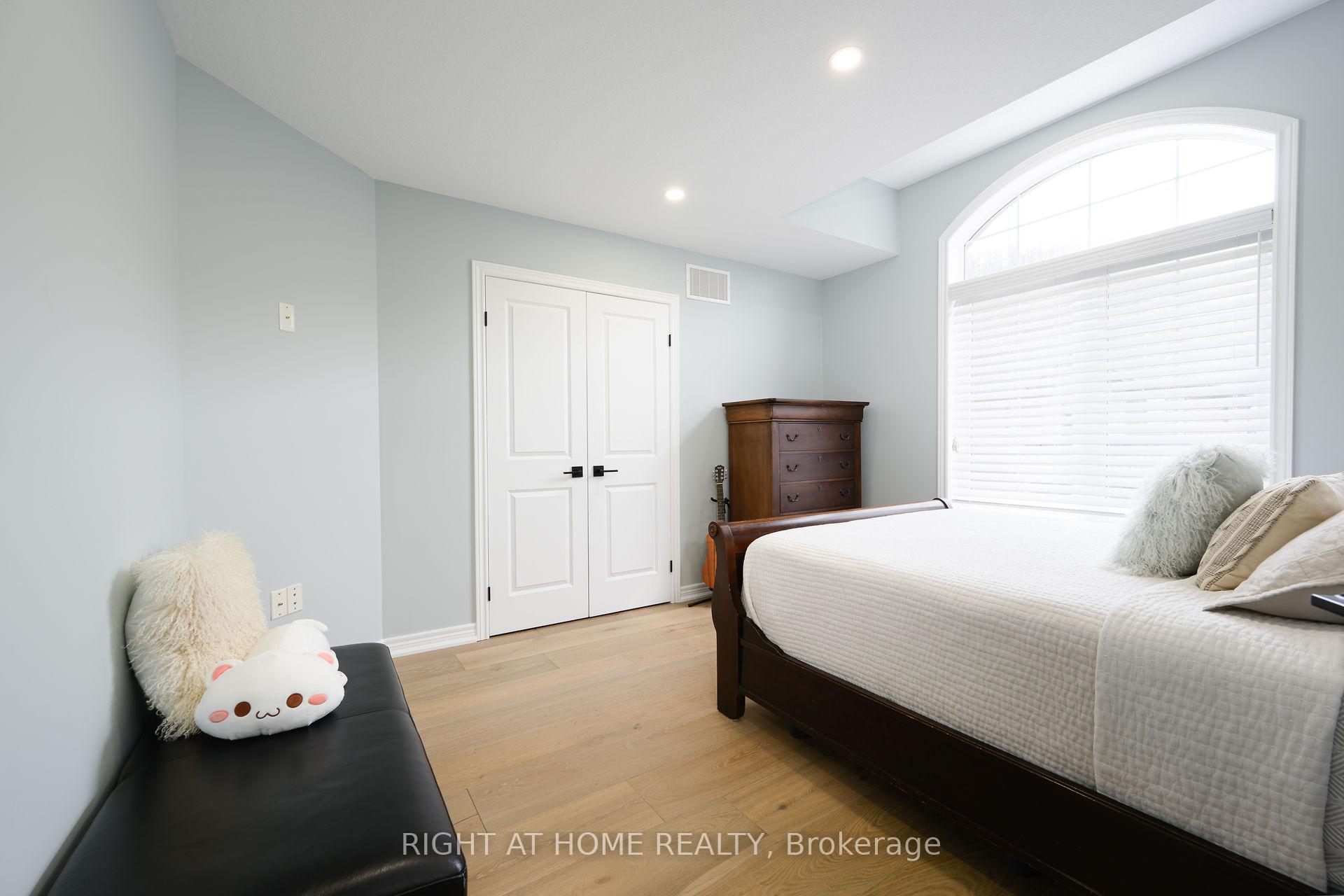 Photo 29 of Unit 9, 270 Main Street W, Grimsby, Grimsby West — HOMEH