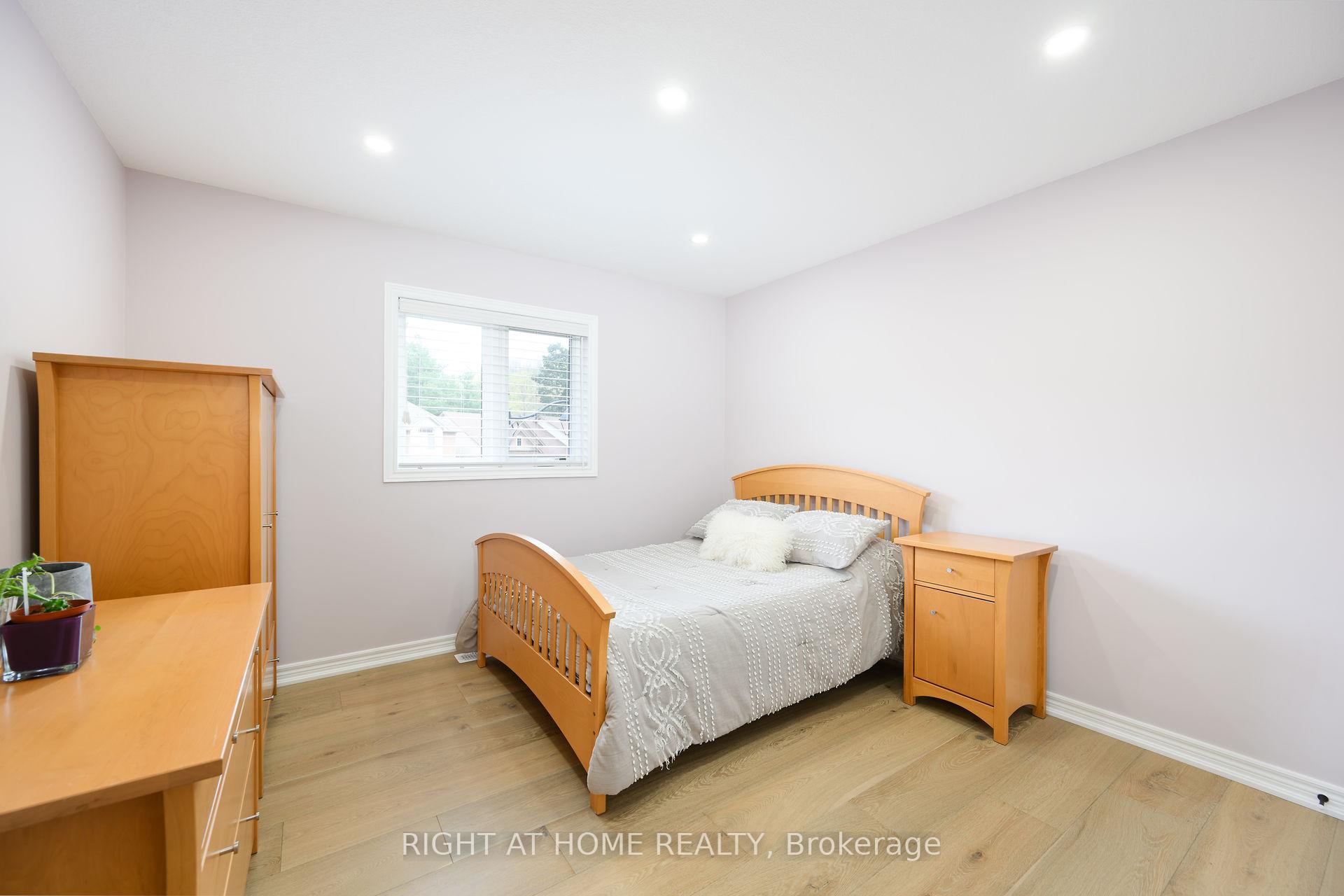 Photo 30 of Unit 9, 270 Main Street W, Grimsby, Grimsby West — HOMEH