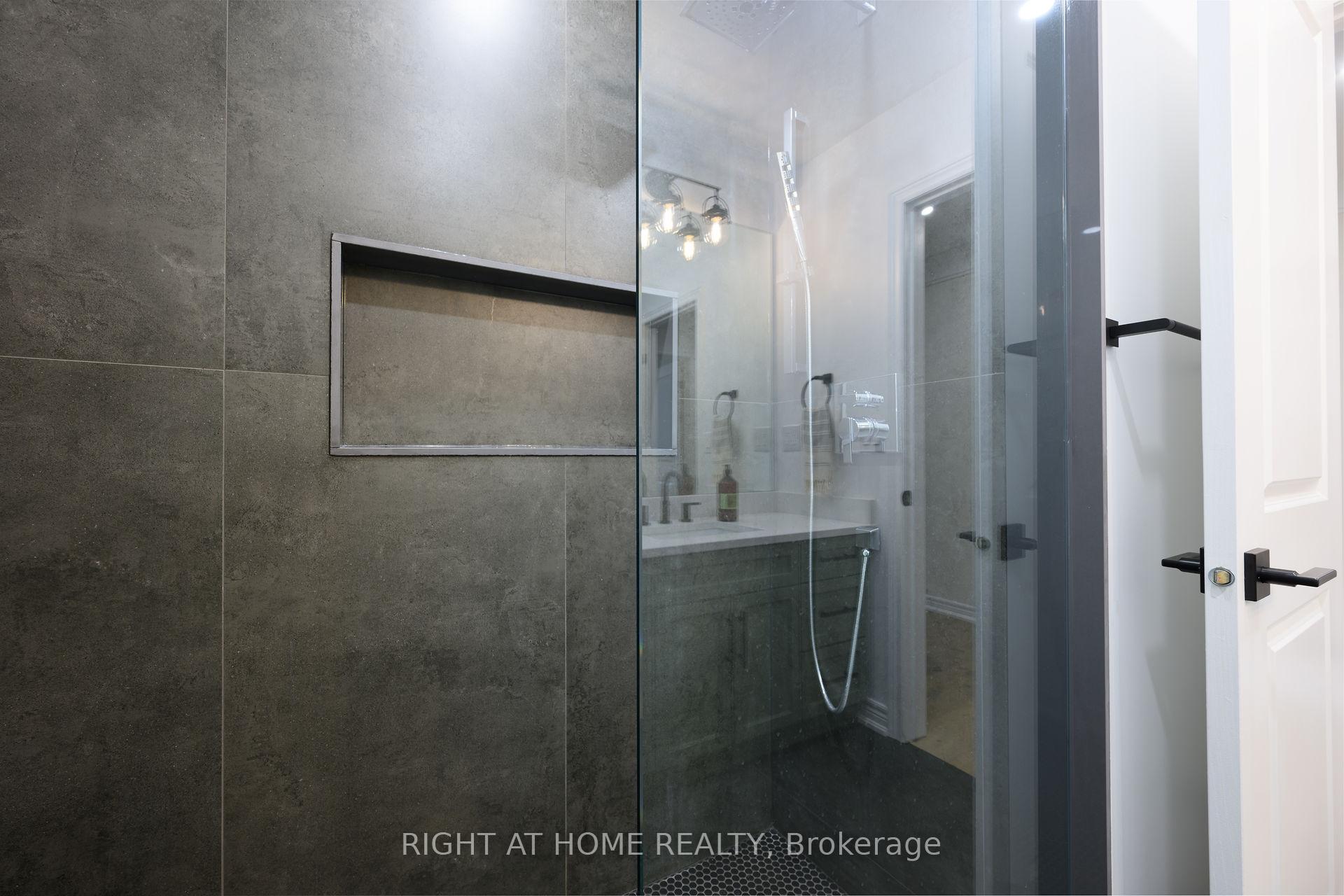 Photo 33 of Unit 9, 270 Main Street W, Grimsby, Grimsby West — HOMEH