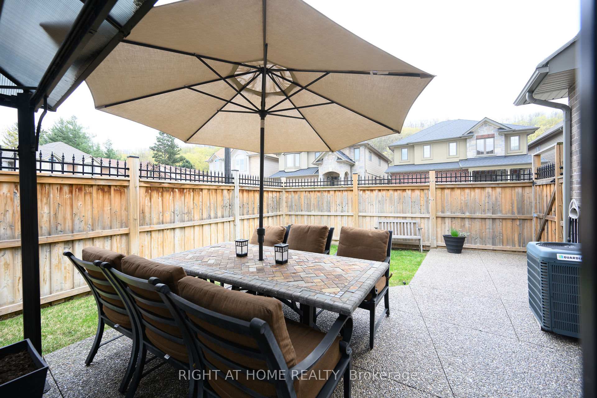 Photo 42 of Unit 9, 270 Main Street W, Grimsby, Grimsby West — HOMEH
