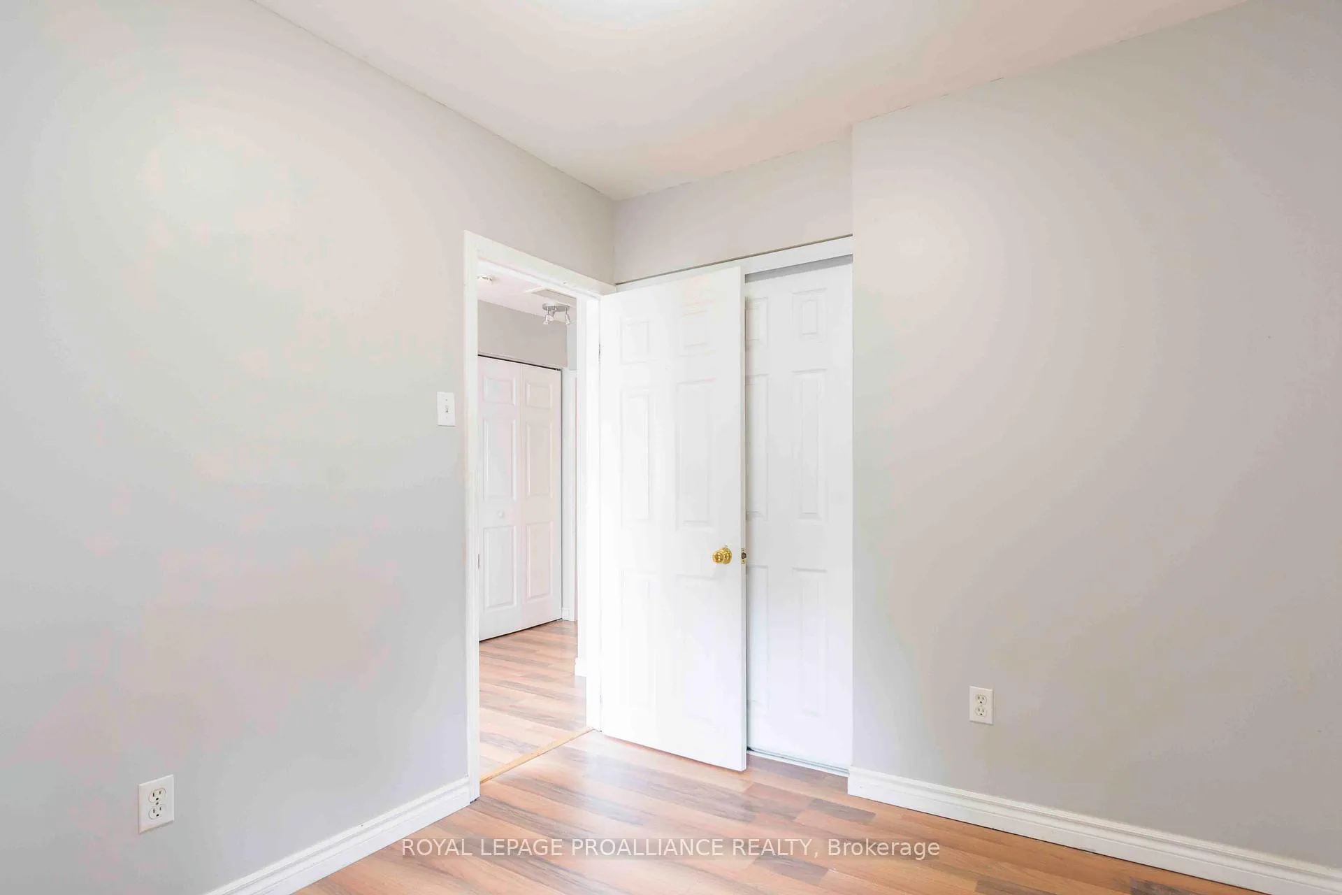 Photo 10 of 24 Weeks Avenue, Quinte West, Trenton Ward — HOMEH