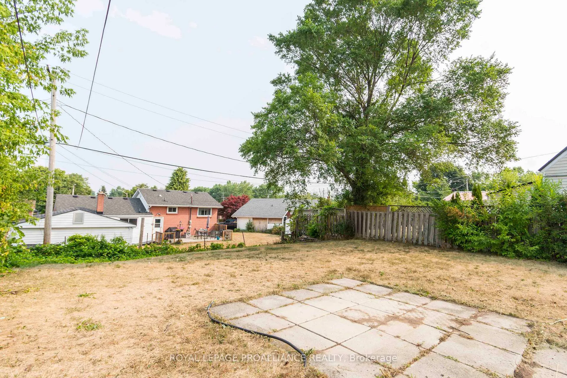 Photo 16 of 24 Weeks Avenue, Quinte West, Trenton Ward — HOMEH