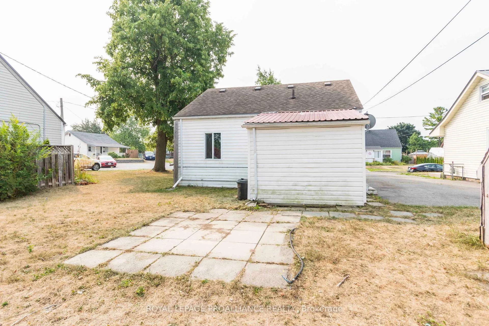 Photo 18 of 24 Weeks Avenue, Quinte West, Trenton Ward — HOMEH