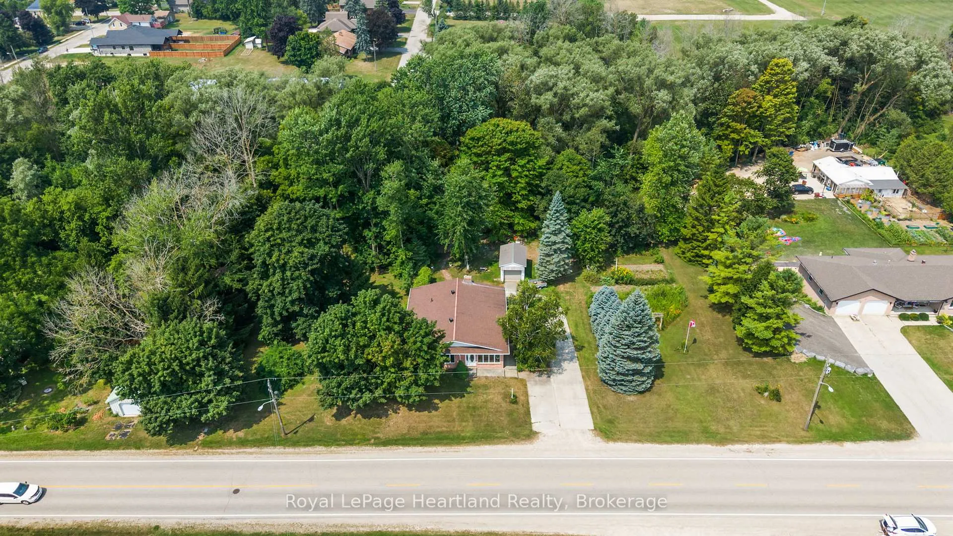 Photo 3 of 23 Mill Street E, Minto — HOMEH