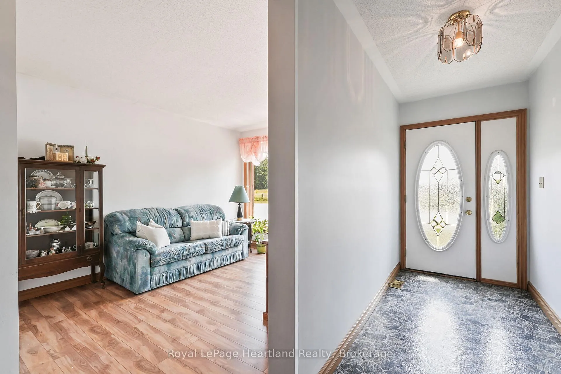 Photo 9 of 23 Mill Street E, Minto — HOMEH