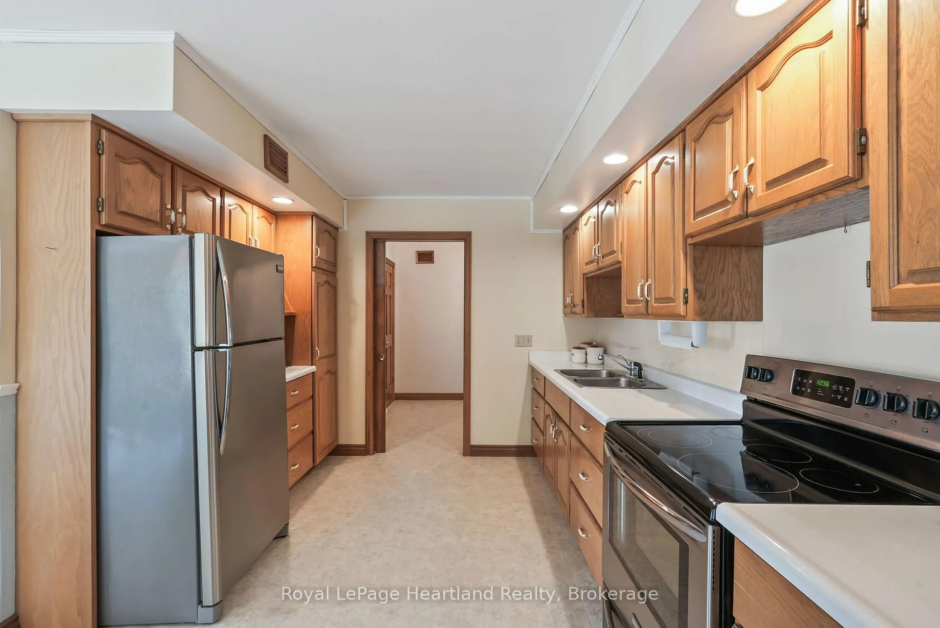 Photo 11 of 23 Mill Street E, Minto — HOMEH