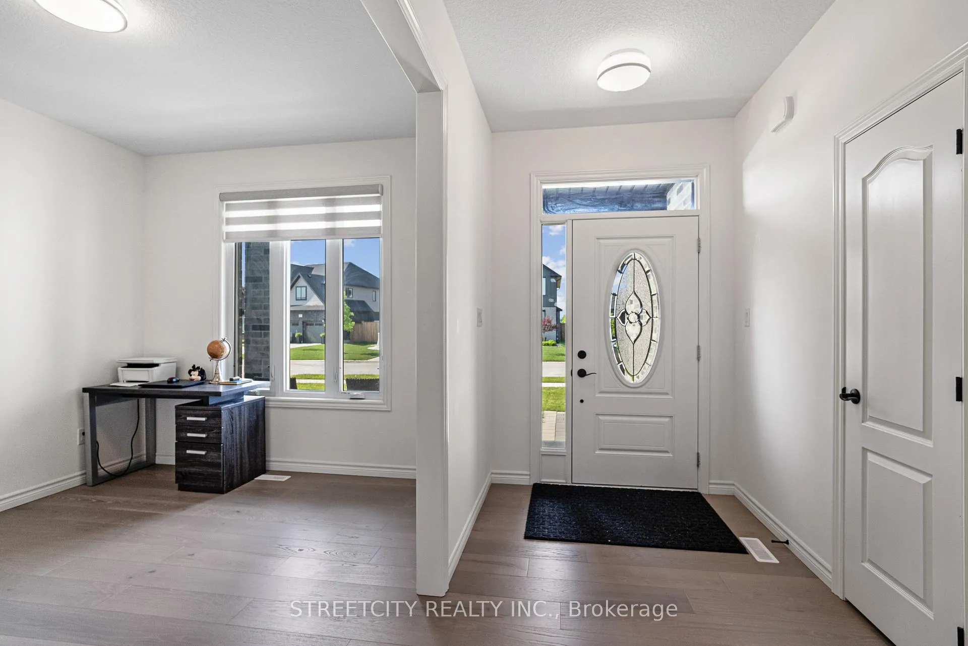 Photo 6 of 109 Jefferson Street, Lucan Biddulph, Lucan — HOMEH