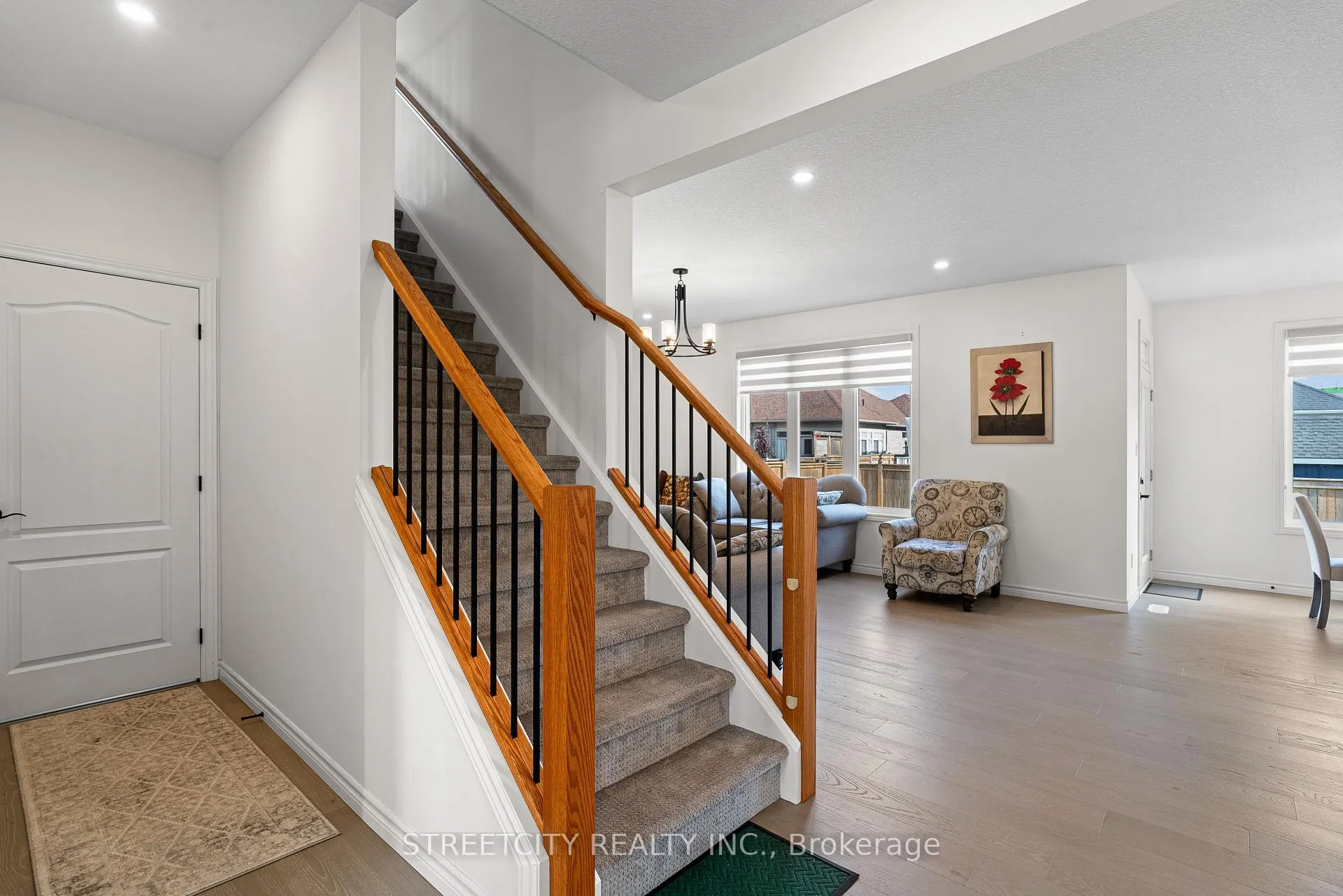 Photo 7 of 109 Jefferson Street, Lucan Biddulph, Lucan — HOMEH