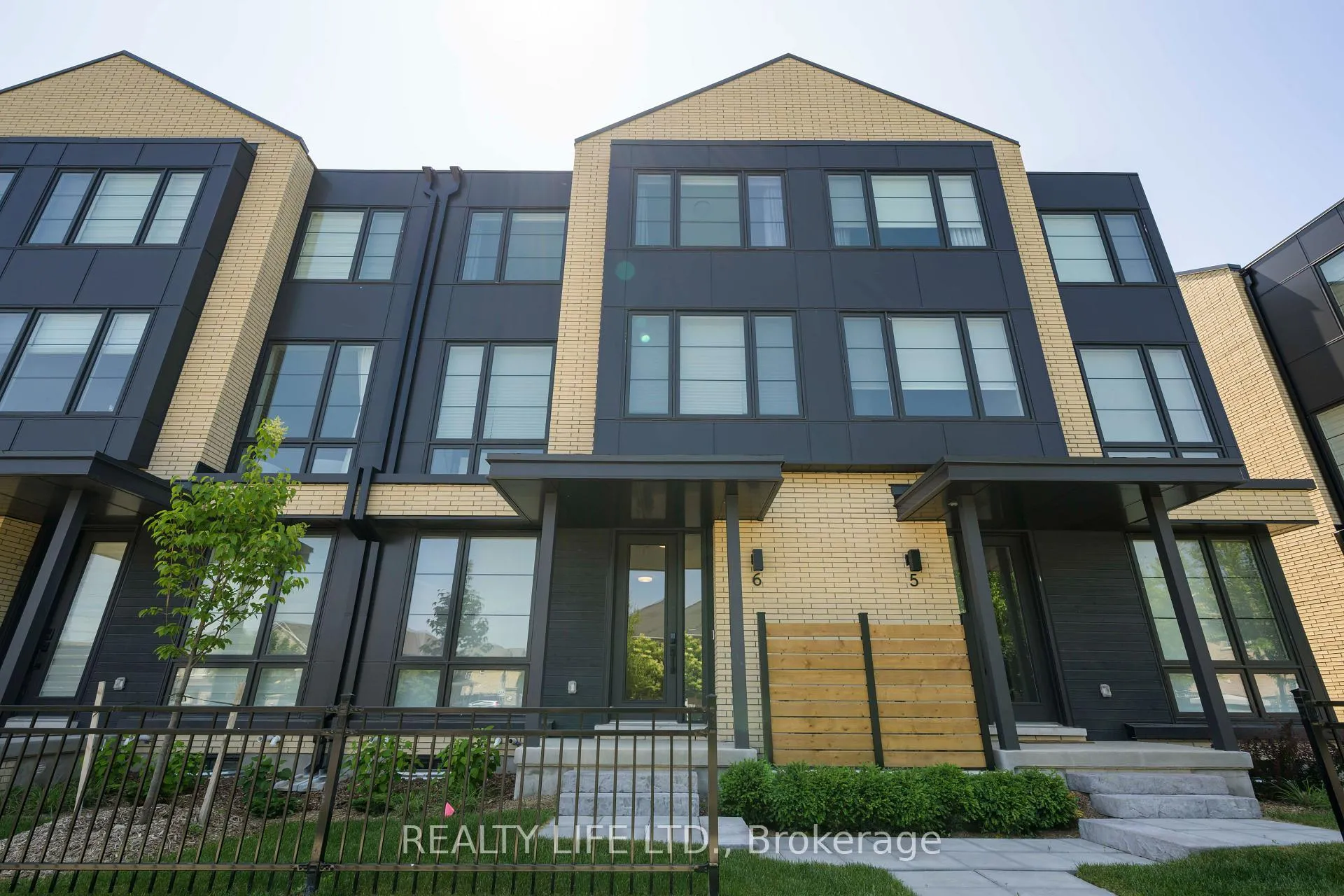 Front of Unit 6, 2273 Turnberry Road