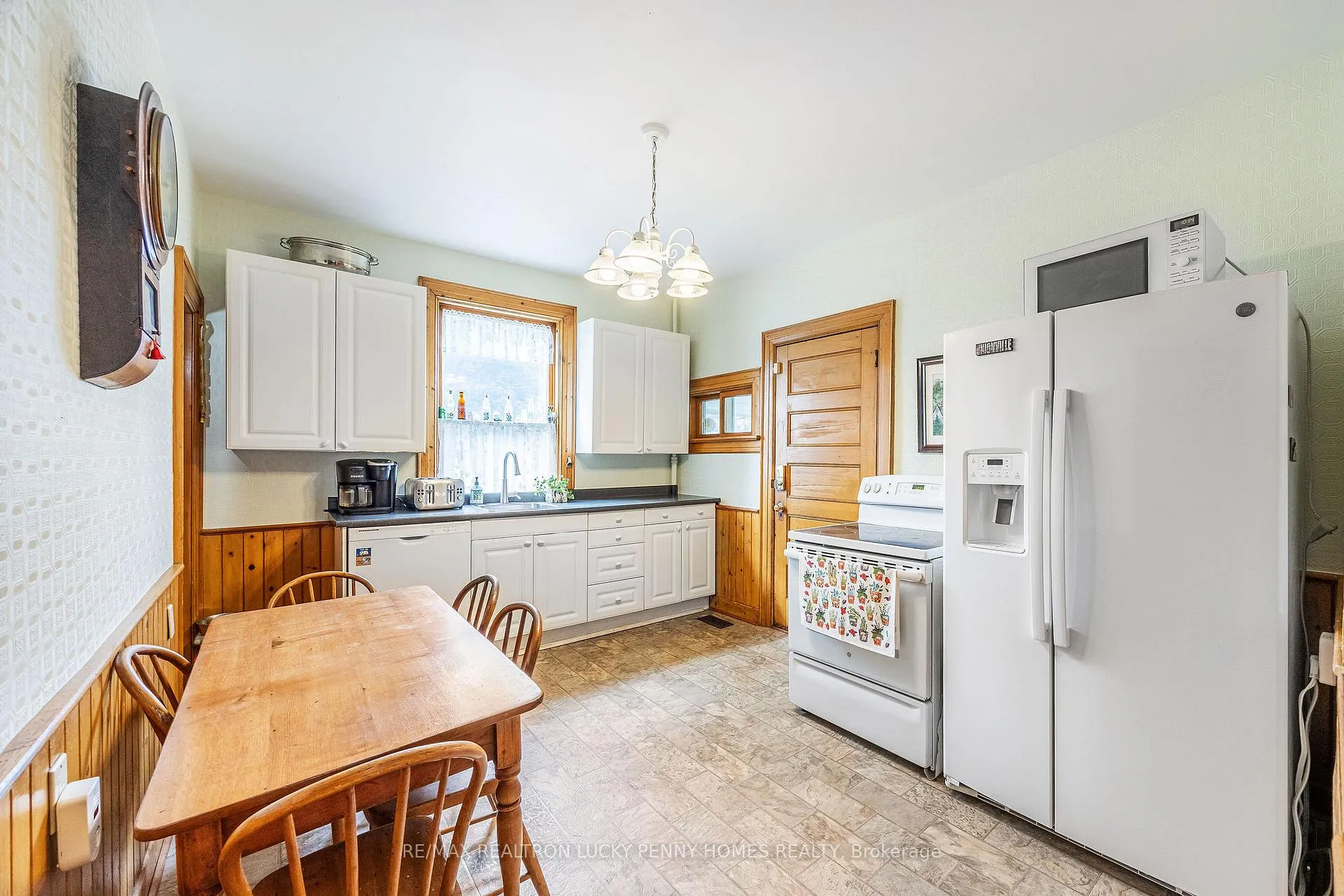 Photo 7 of 2 Pavillion Street, Markham, Unionville — HOMEH