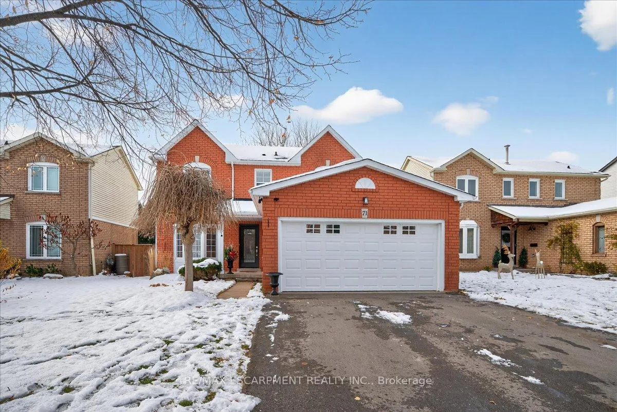 Photo 3 of 71 Royaledge Way, Hamilton, Waterdown — HOMEH