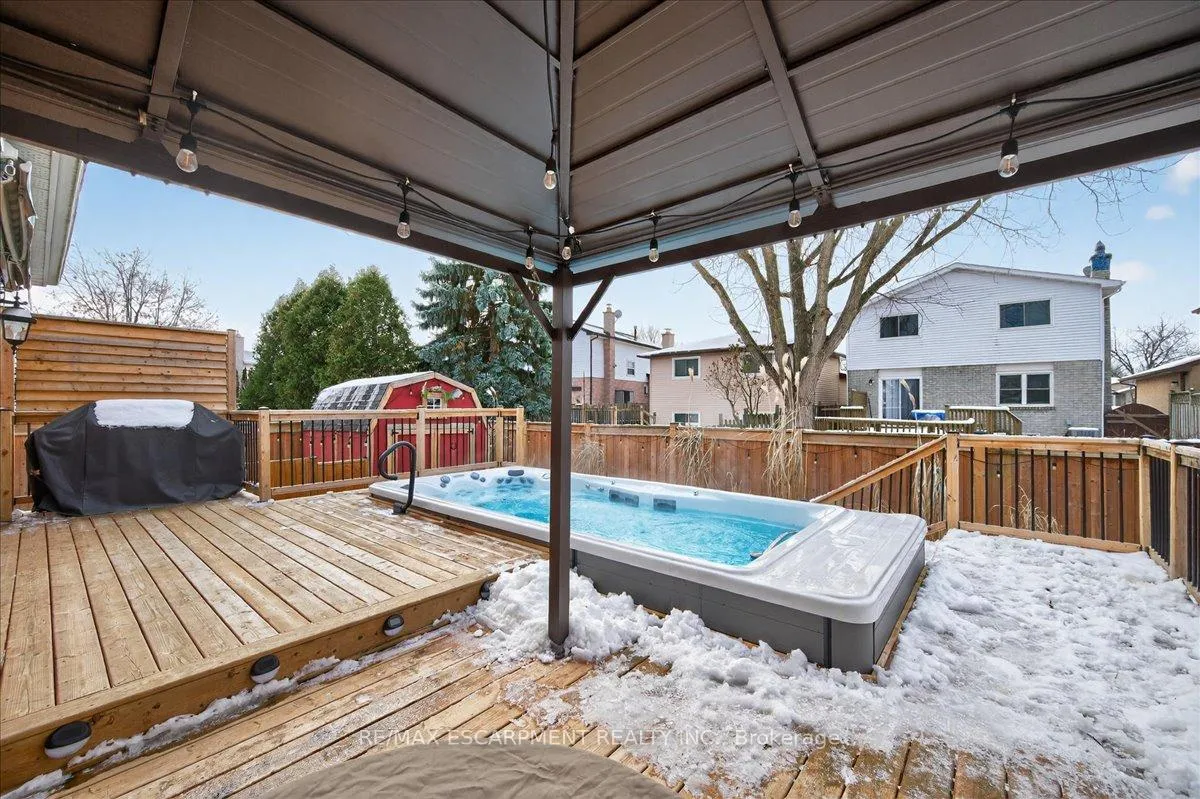 Photo 31 of 71 Royaledge Way, Hamilton, Waterdown — HOMEH