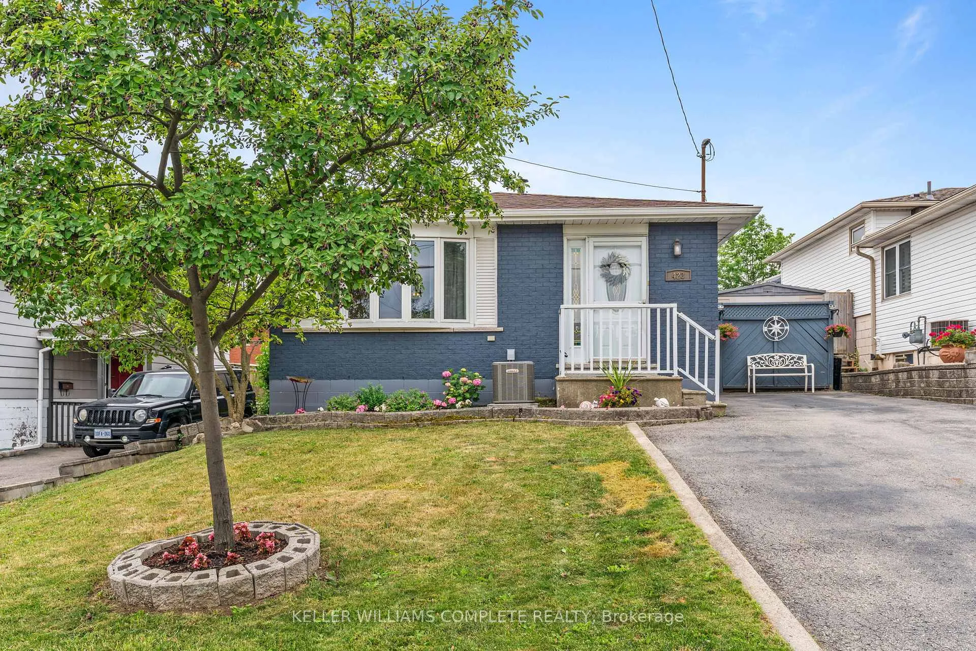 Photo 2 of 423 Queen Victoria Drive, Hamilton, Quinndale — HOMEH