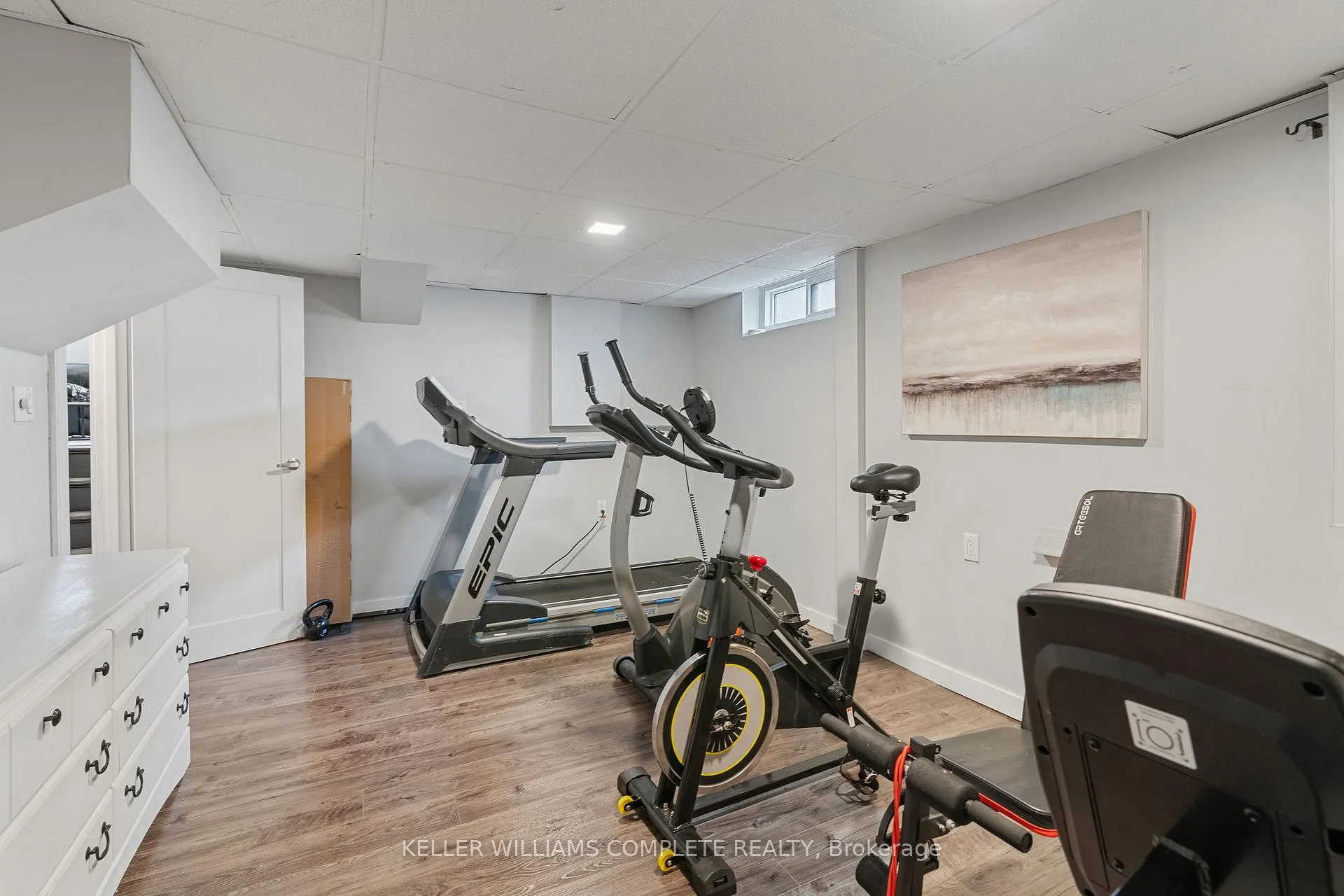 Photo 36 of 423 Queen Victoria Drive, Hamilton, Quinndale — HOMEH