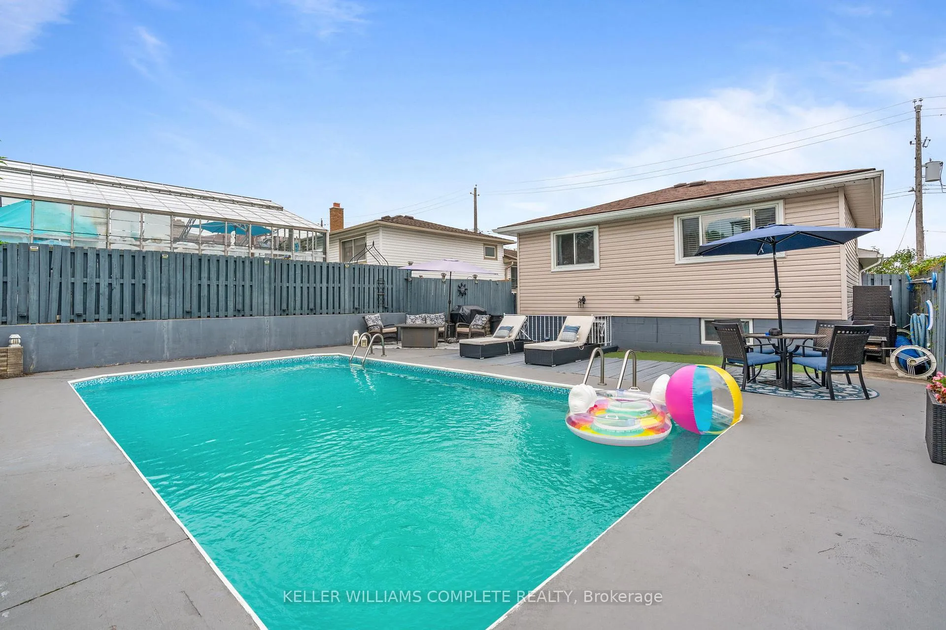 Photo 44 of 423 Queen Victoria Drive, Hamilton, Quinndale — HOMEH