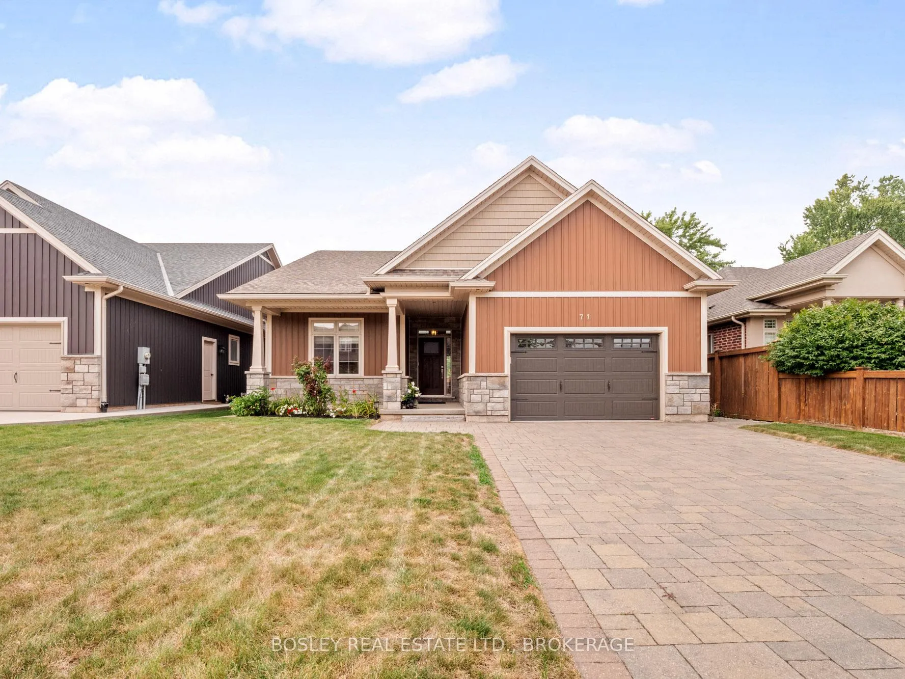 Photo 2 of 71 Willson Crossing, Pelham, Fonthill — HOMEH