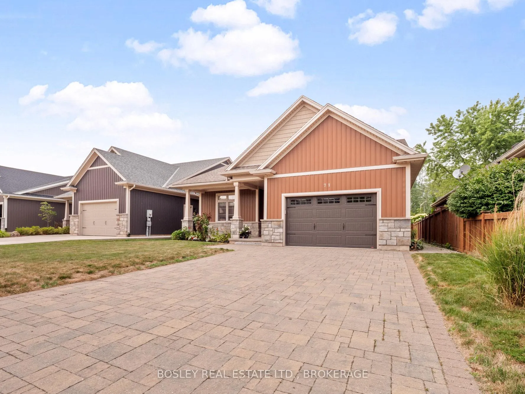 Photo 3 of 71 Willson Crossing, Pelham, Fonthill — HOMEH