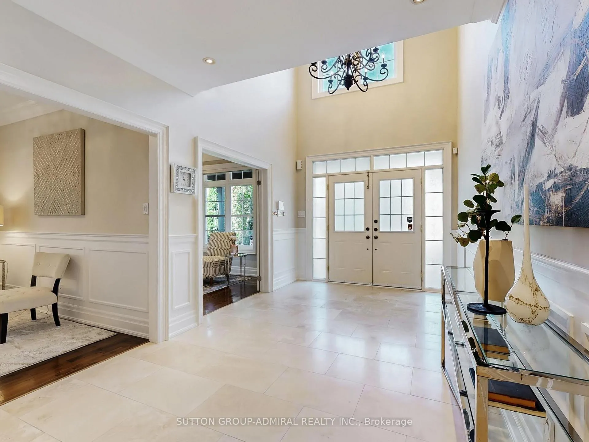 Photo 4 of 124 Rivermill Crescent, Vaughan, Patterson — HOMEH