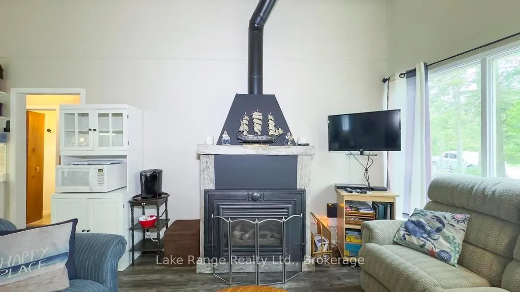 Photo 5 of 260 Huron Road E, Huron-Kinloss — HOMEH