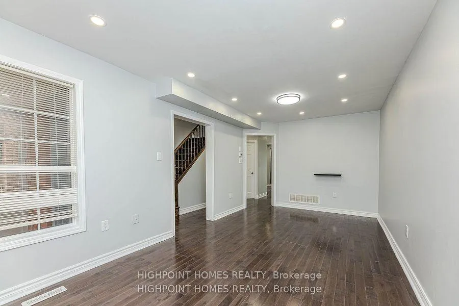 Photo 6 of 44 Brando Avenue E, Markham, Middlefield — HOMEH
