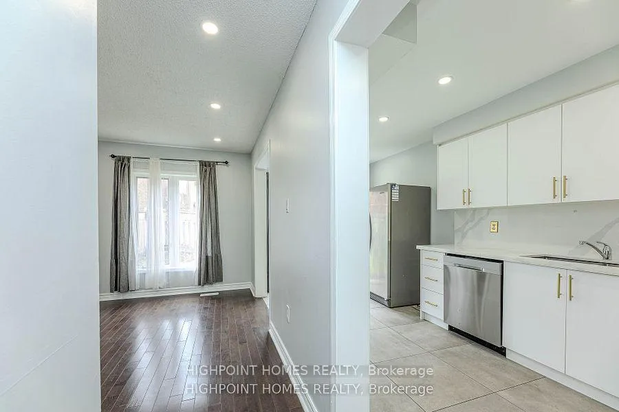 Photo 10 of 44 Brando Avenue E, Markham, Middlefield — HOMEH