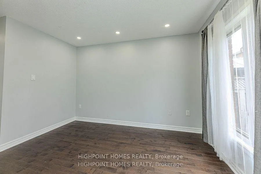 Photo 19 of 44 Brando Avenue E, Markham, Middlefield — HOMEH