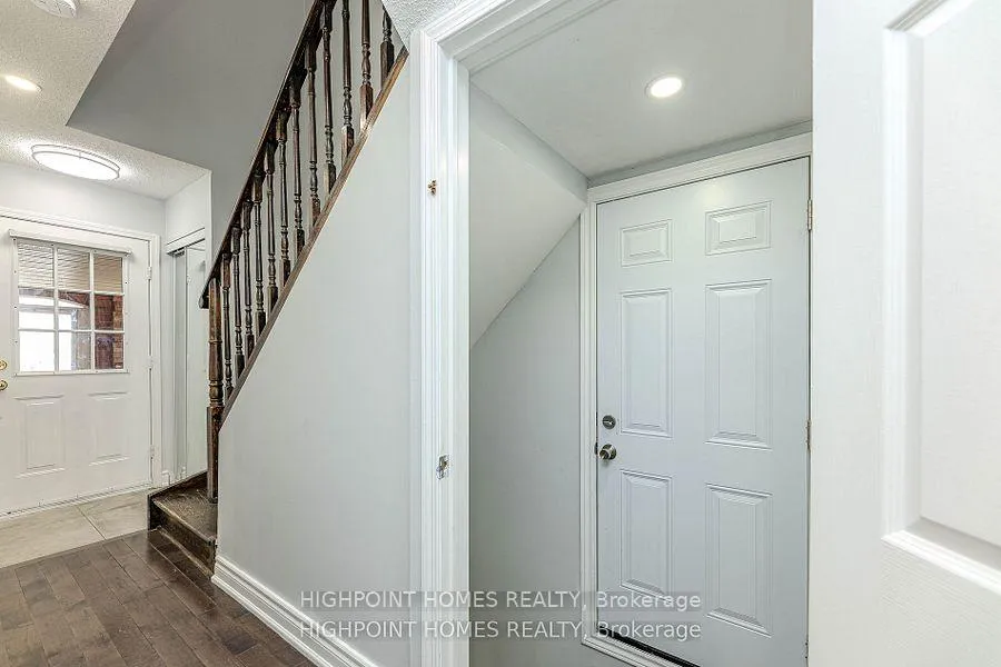 Photo 33 of 44 Brando Avenue E, Markham, Middlefield — HOMEH