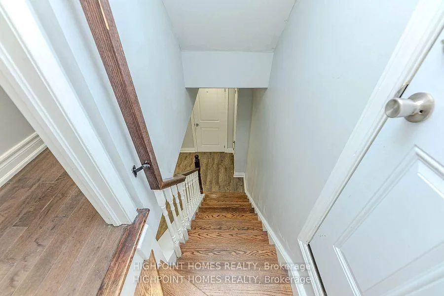 Photo 34 of 44 Brando Avenue E, Markham, Middlefield — HOMEH