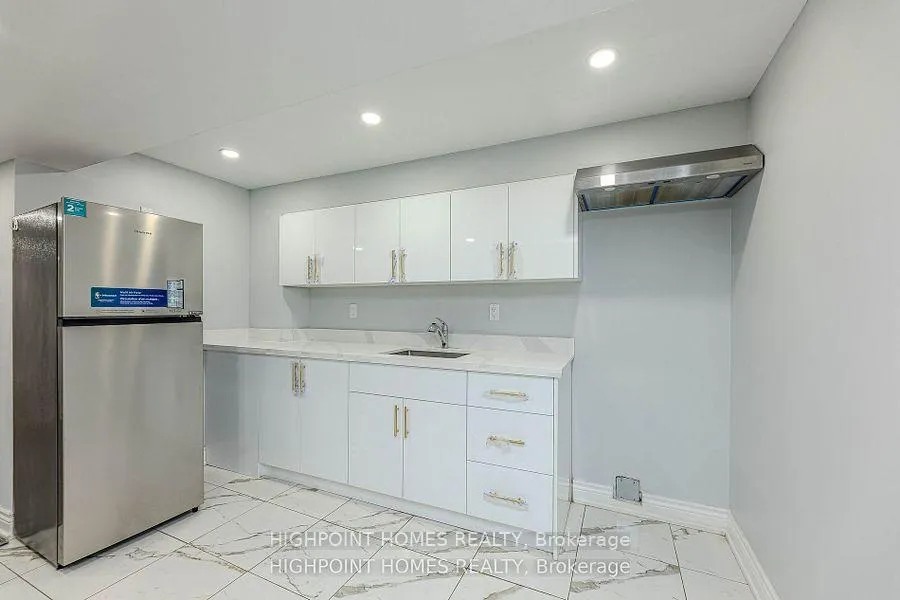 Photo 38 of 44 Brando Avenue E, Markham, Middlefield — HOMEH