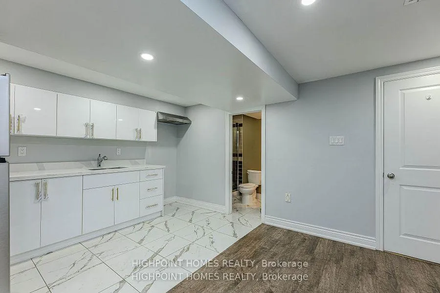 Photo 40 of 44 Brando Avenue E, Markham, Middlefield — HOMEH
