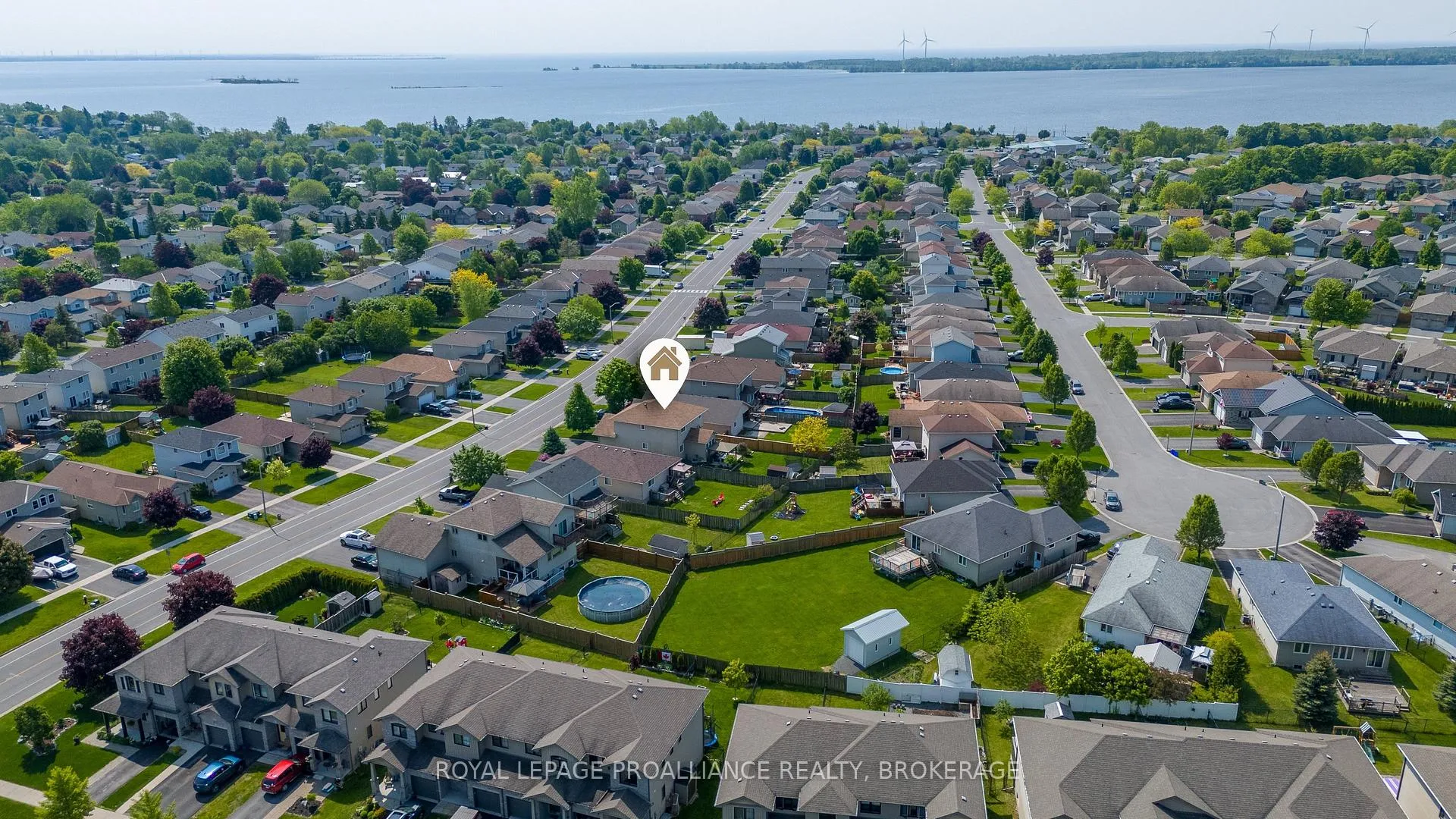 Photo 4 of 174 Speers Boulevard, Loyalist, Amherstview — HOMEH