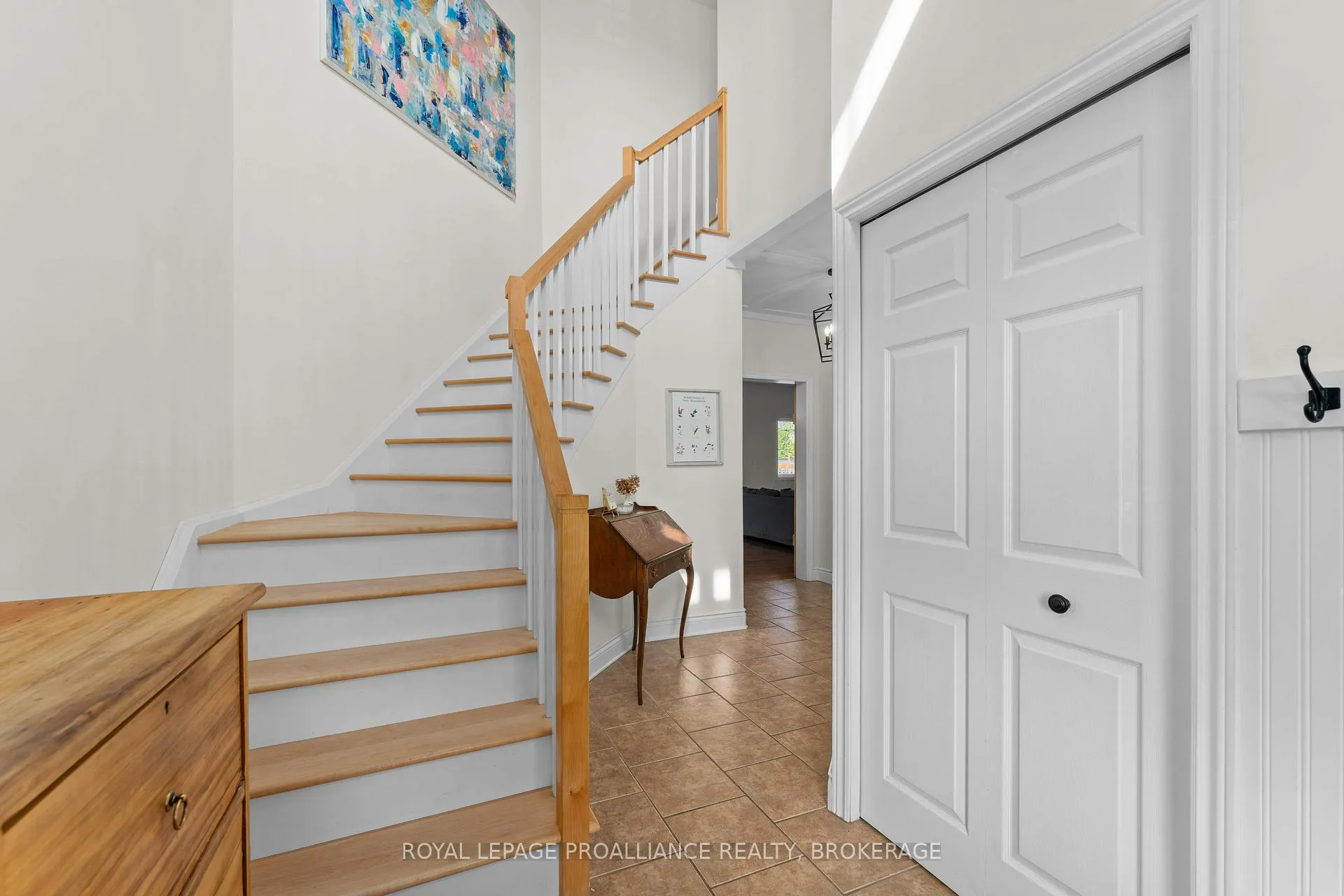 Photo 7 of 174 Speers Boulevard, Loyalist, Amherstview — HOMEH
