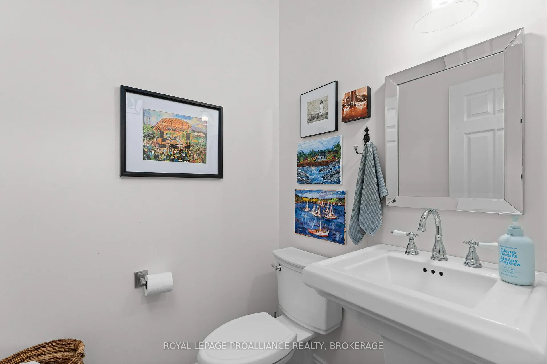 Photo 9 of 174 Speers Boulevard, Loyalist, Amherstview — HOMEH