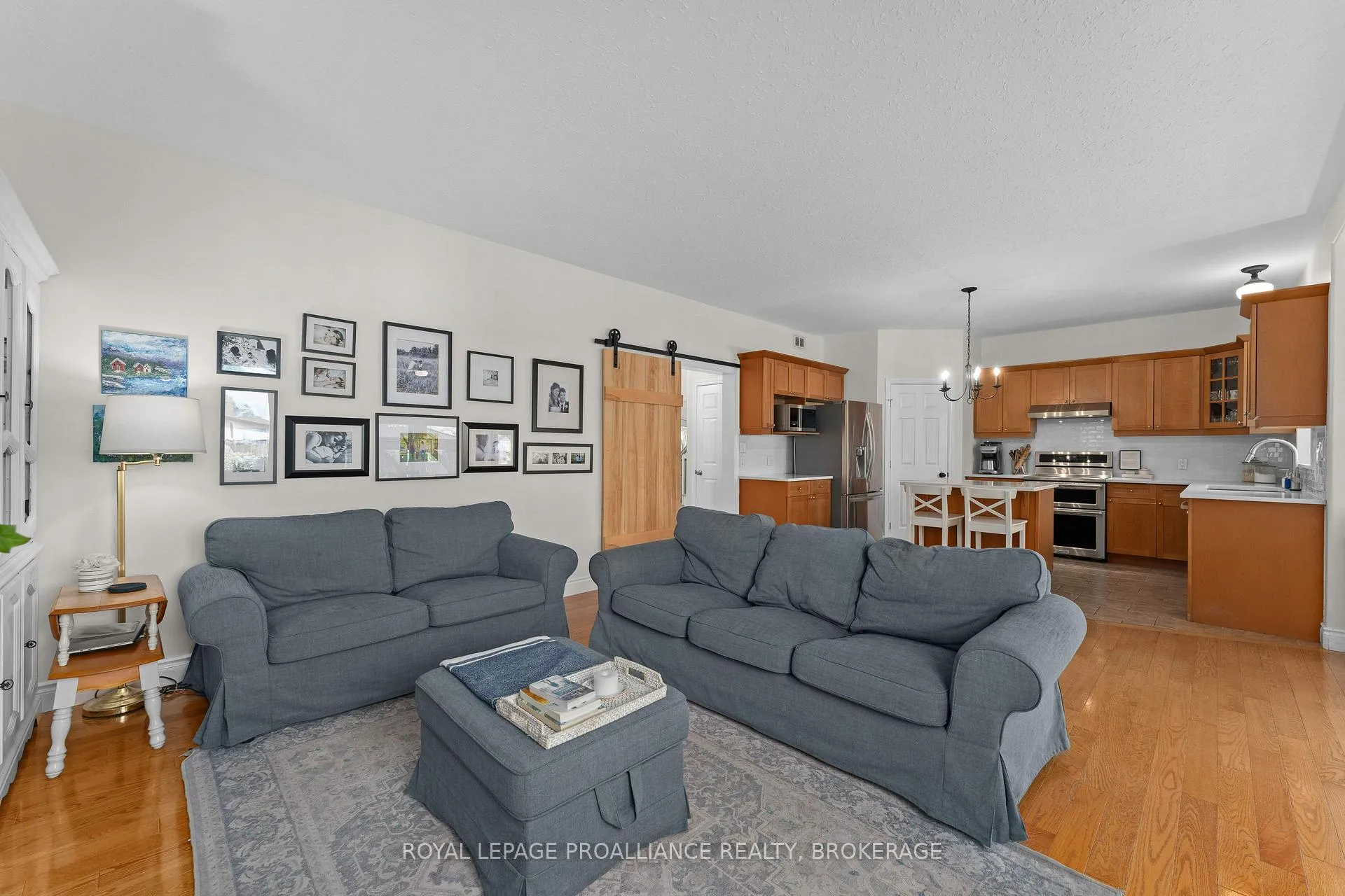 Photo 19 of 174 Speers Boulevard, Loyalist, Amherstview — HOMEH