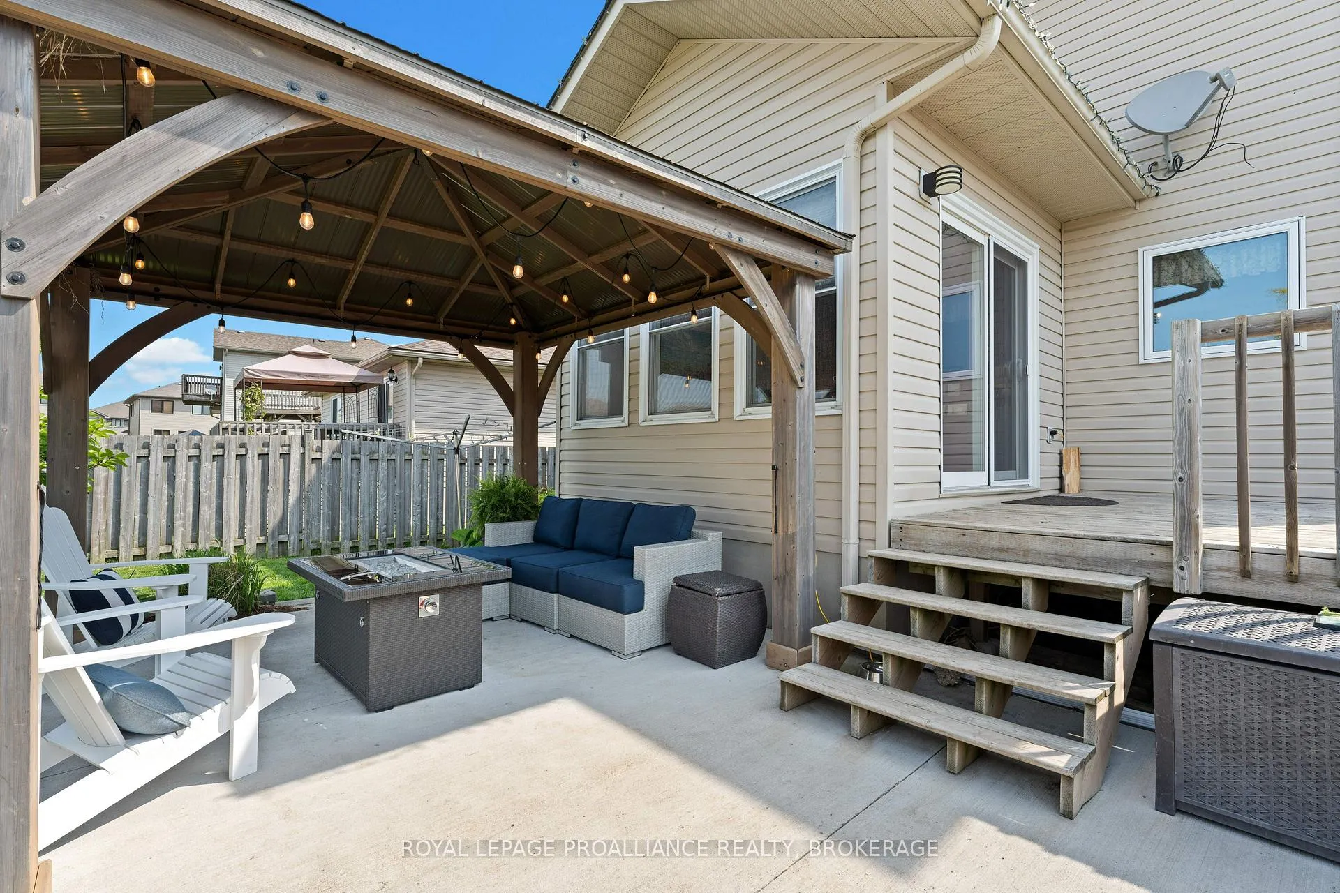 Photo 33 of 174 Speers Boulevard, Loyalist, Amherstview — HOMEH