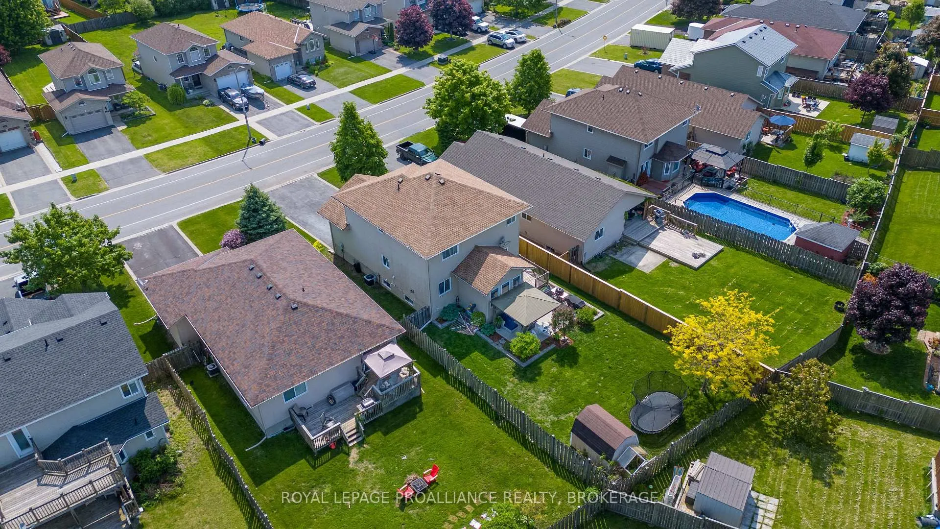 Photo 39 of 174 Speers Boulevard, Loyalist, Amherstview — HOMEH