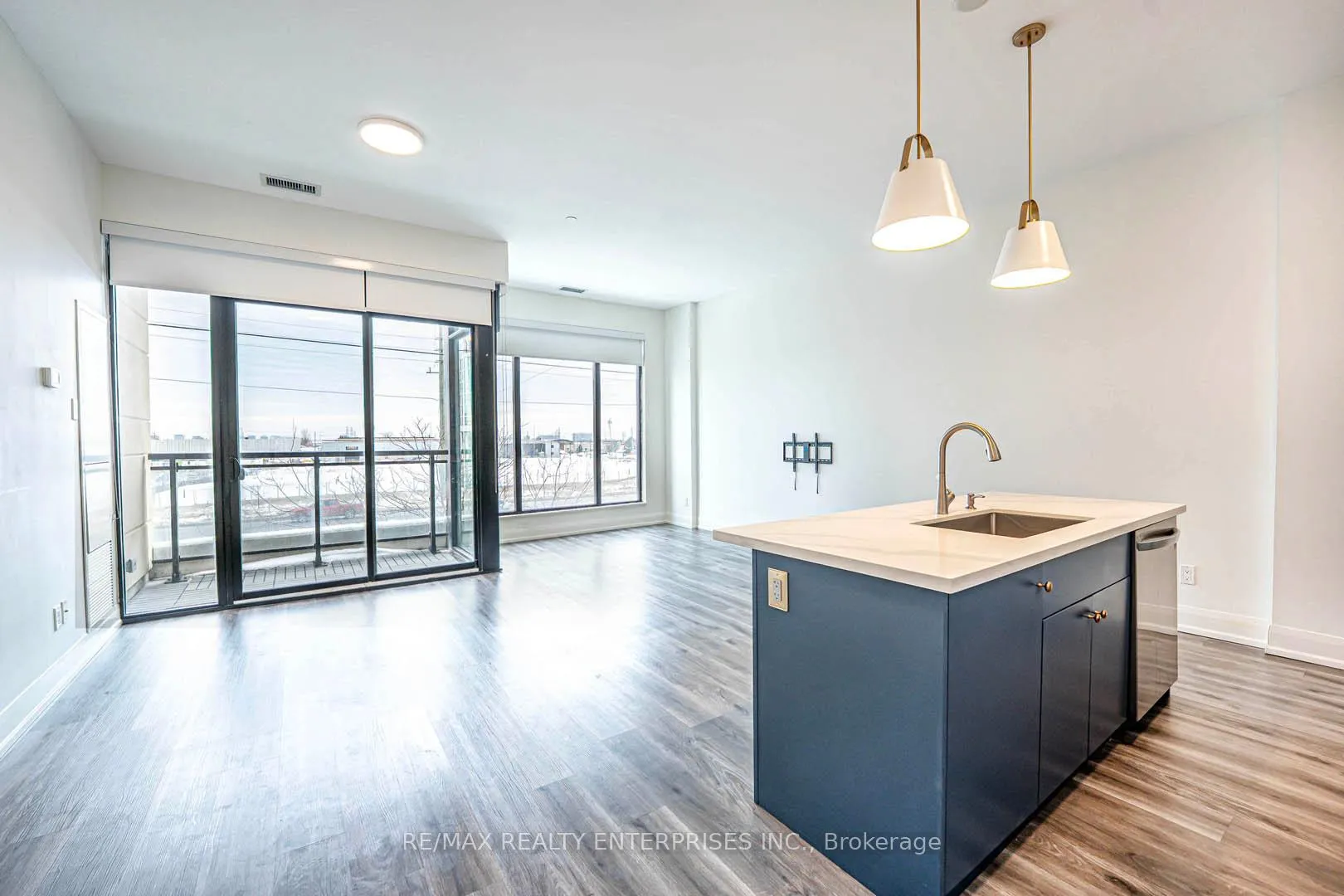 Photo 4 of Unit 206, 2900 Highway 7 Road, Vaughan, Concord — HOMEH