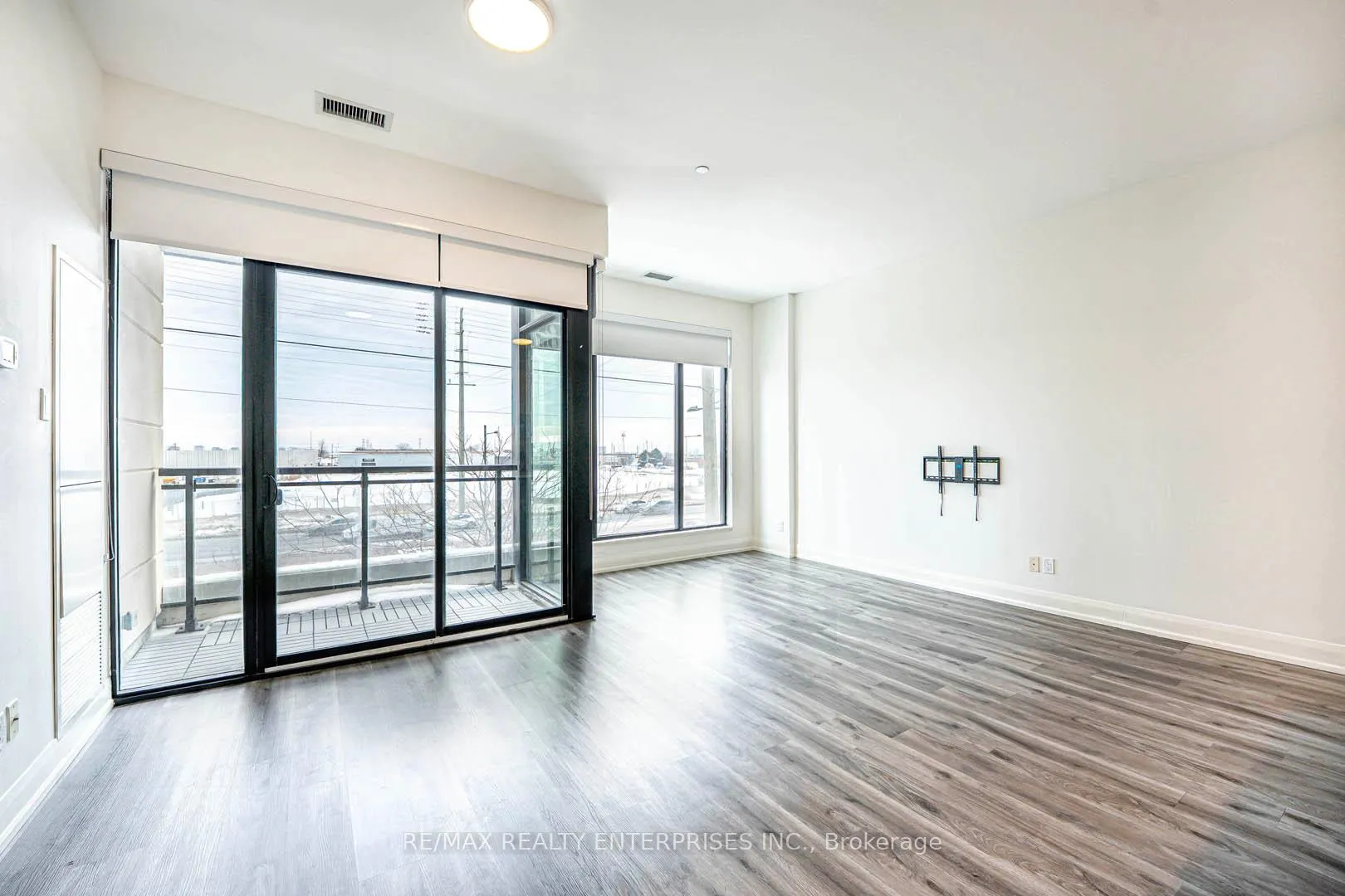 Photo 5 of Unit 206, 2900 Highway 7 Road, Vaughan, Concord — HOMEH