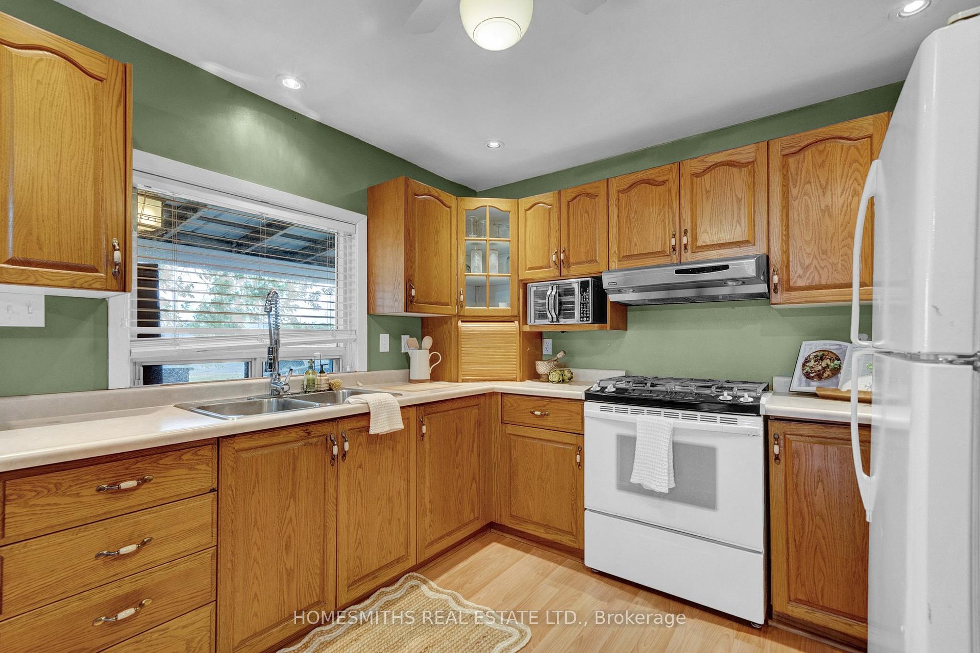 Photo 8 of 20 Rowe Street, Clarington, Orono — HOMEH