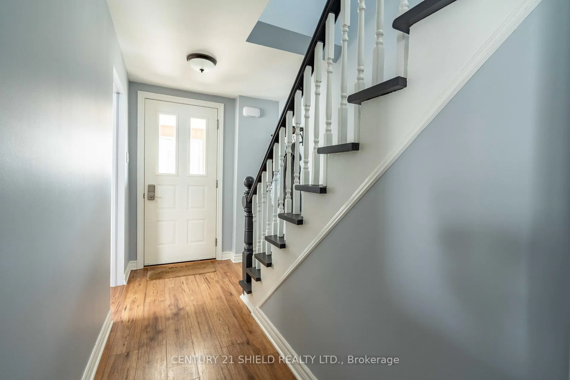 Photo 3 of 31 Fifth Street W, Cornwall — HOMEH