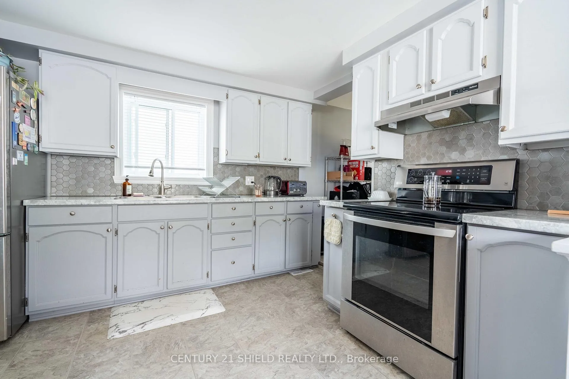 Photo 7 of 31 Fifth Street W, Cornwall — HOMEH