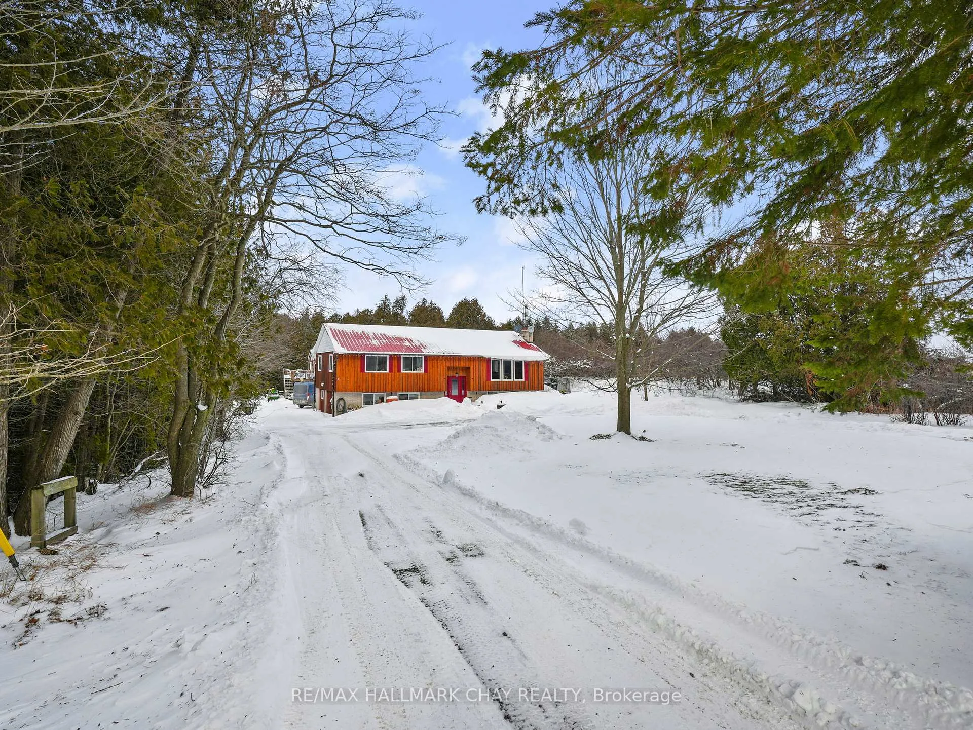 Front of 4684 10th Side Road