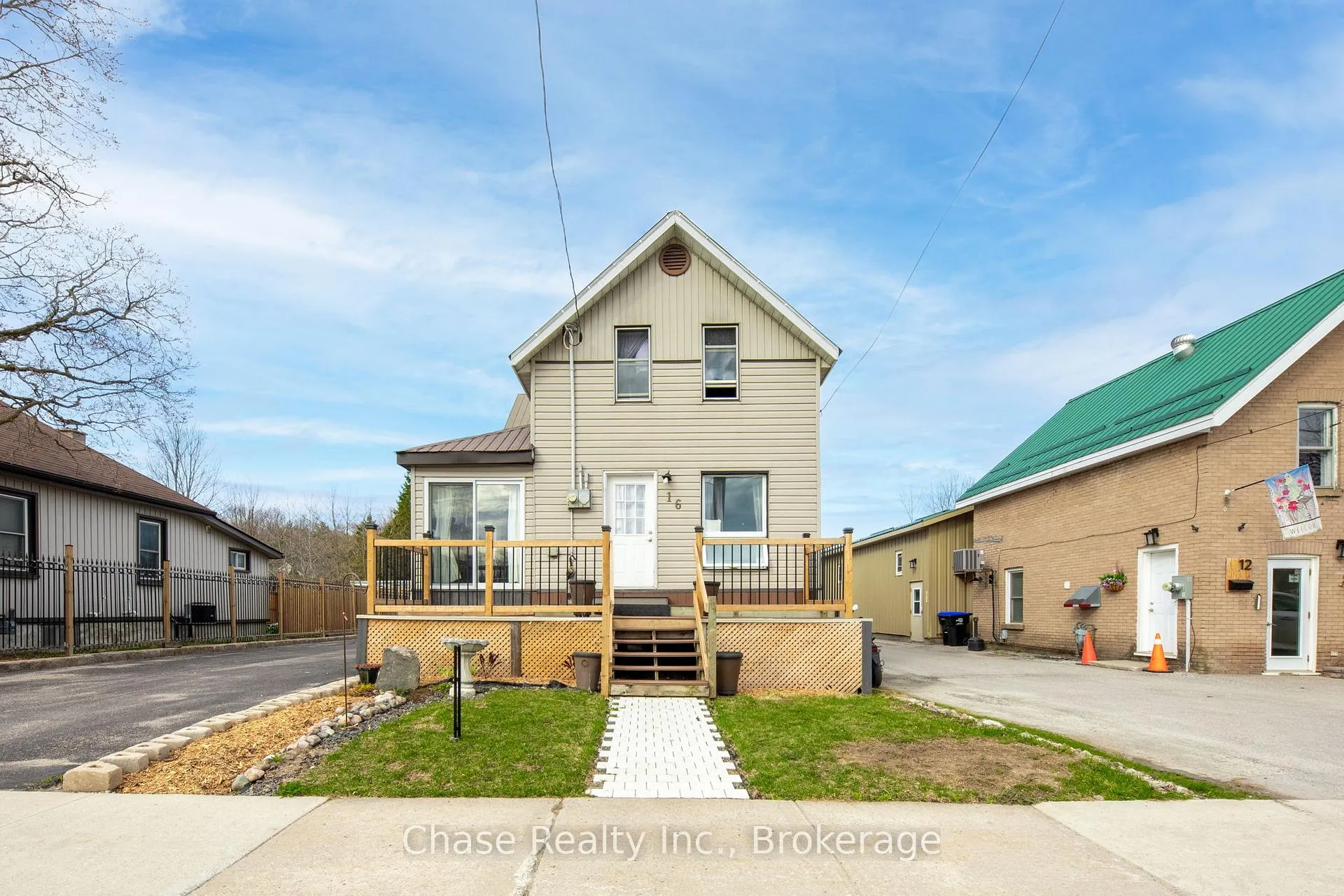 Photo 1 of 16 Fifth Street W, Midland — HOMEH