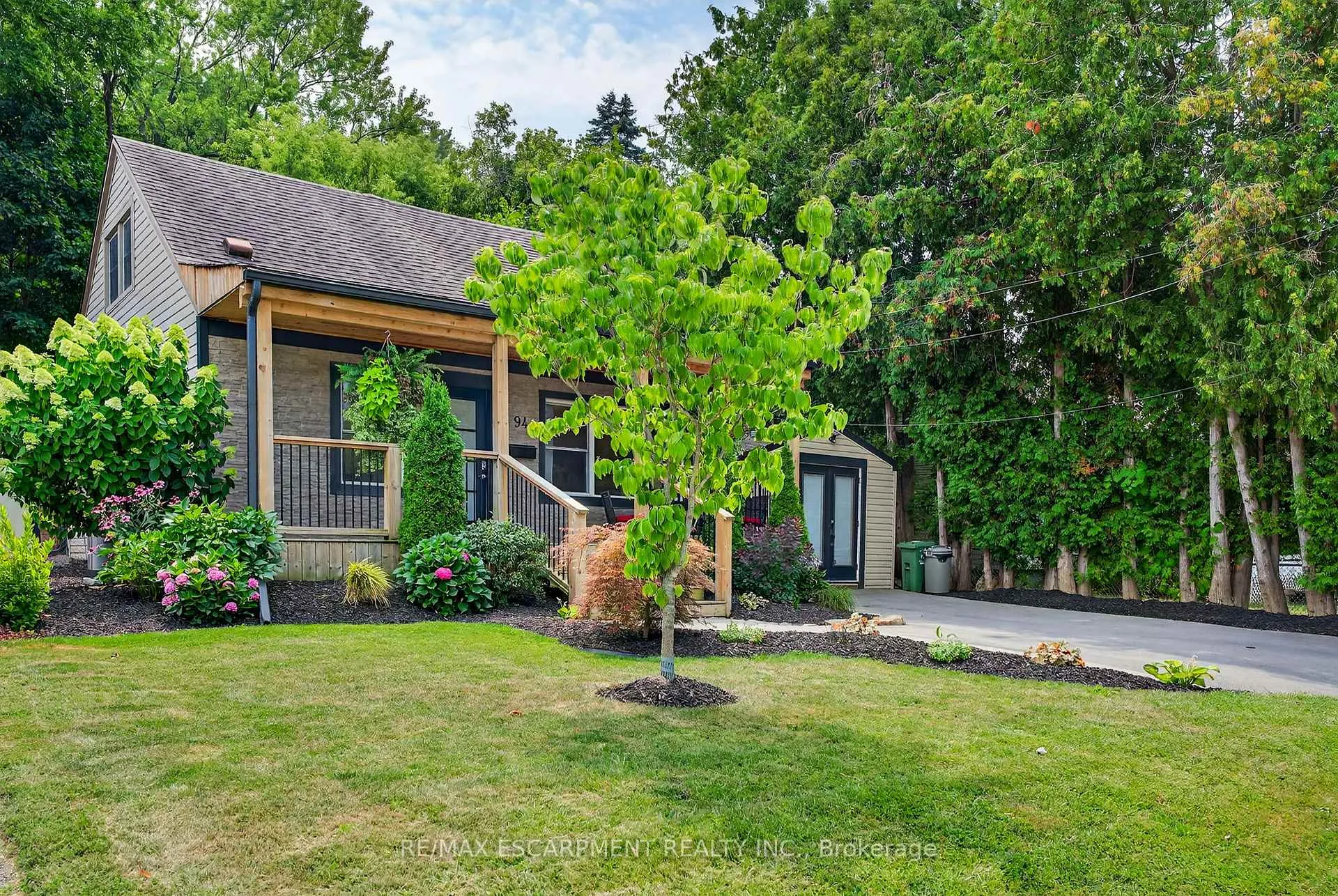 Photo 3 of 94 Mercer Street, Hamilton, Dundas — HOMEH