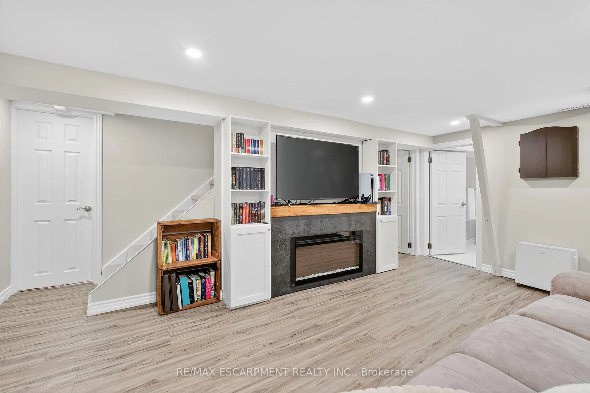 Photo 37 of 94 Mercer Street, Hamilton, Dundas — HOMEH