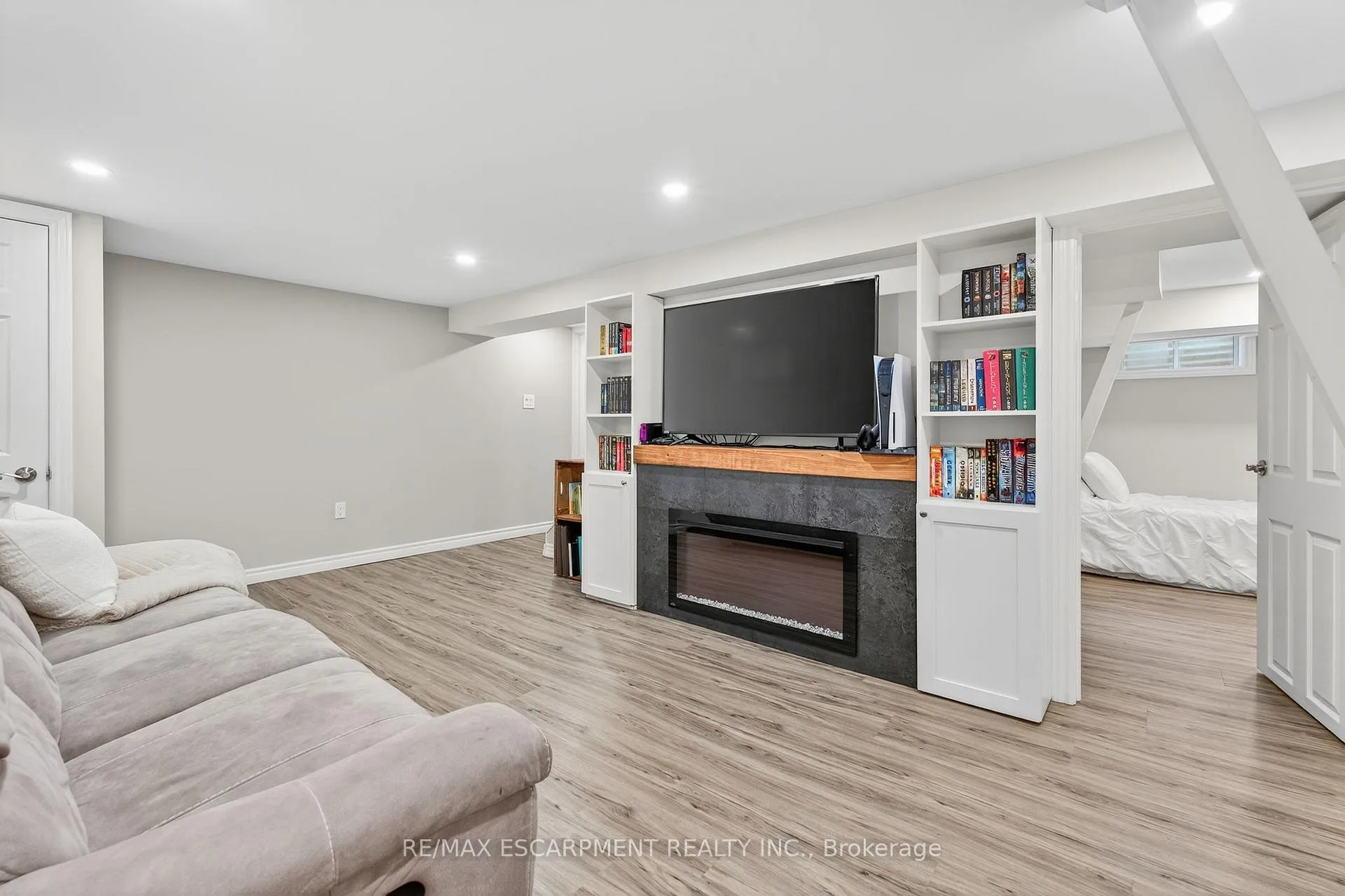 Photo 39 of 94 Mercer Street, Hamilton, Dundas — HOMEH