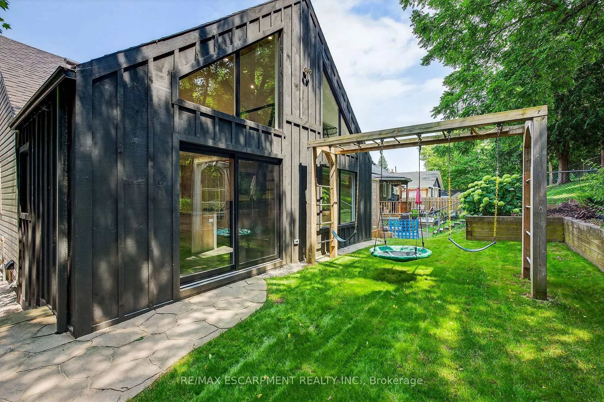 Photo 49 of 94 Mercer Street, Hamilton, Dundas — HOMEH