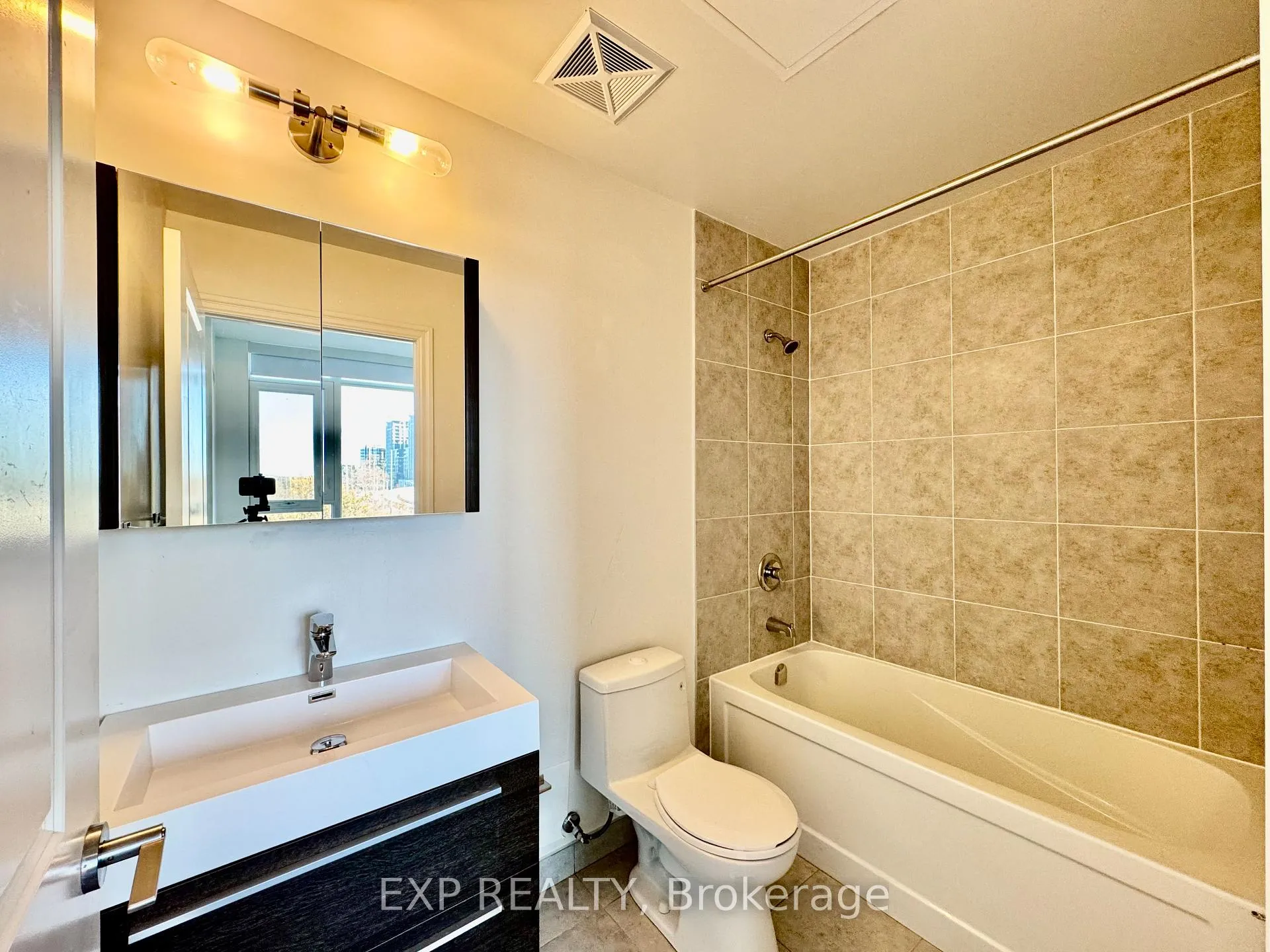Photo 8 of Unit 420, 10 Rouge Valley Drive W, Markham, Unionville — HOMEH